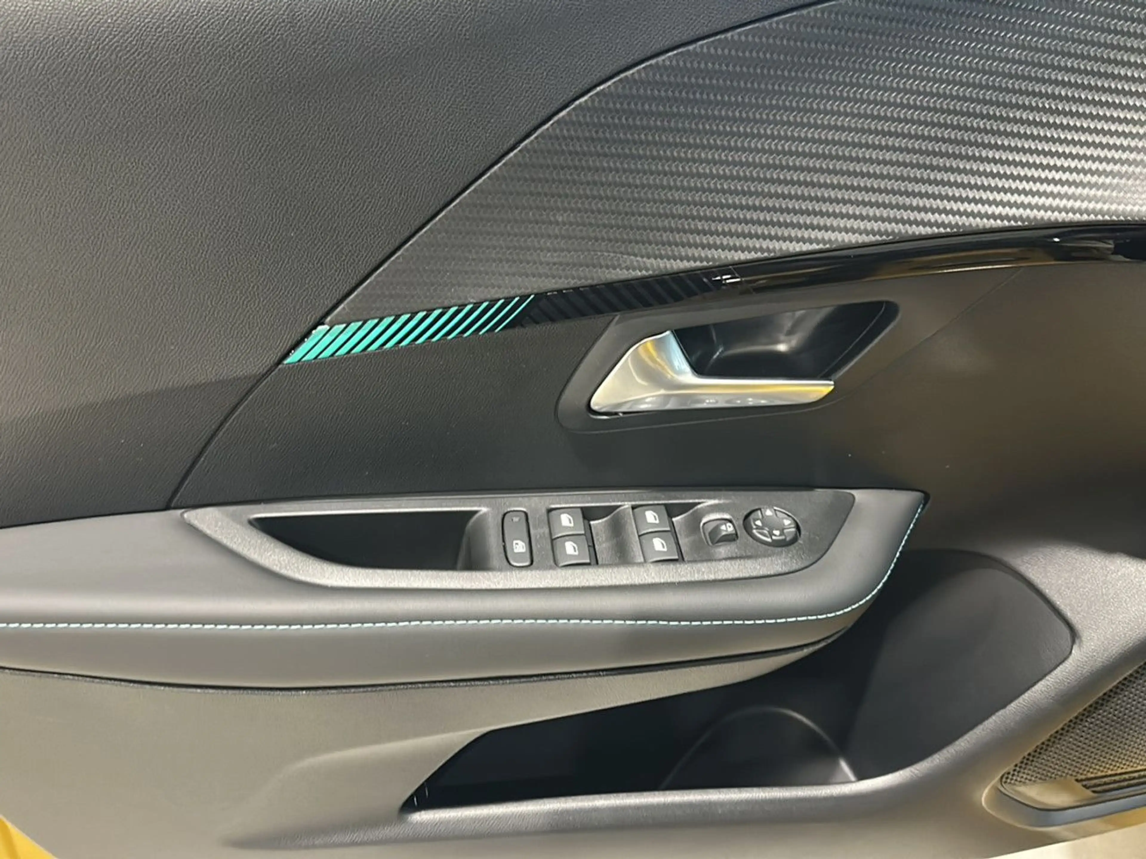 Peugeot 208 e- Allure Pack Bluetooth Navi LED Klima — photo 7