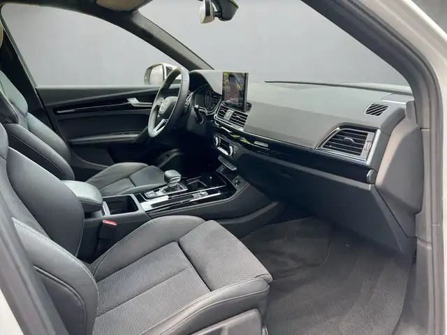 Audi Q5 view 13
