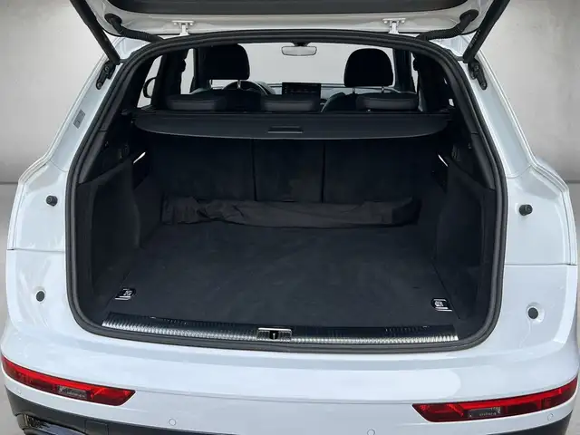 Audi Q5 view 5