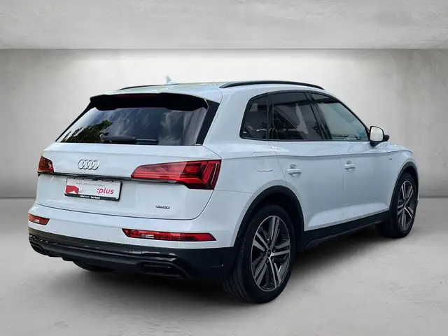 Audi Q5 view 3