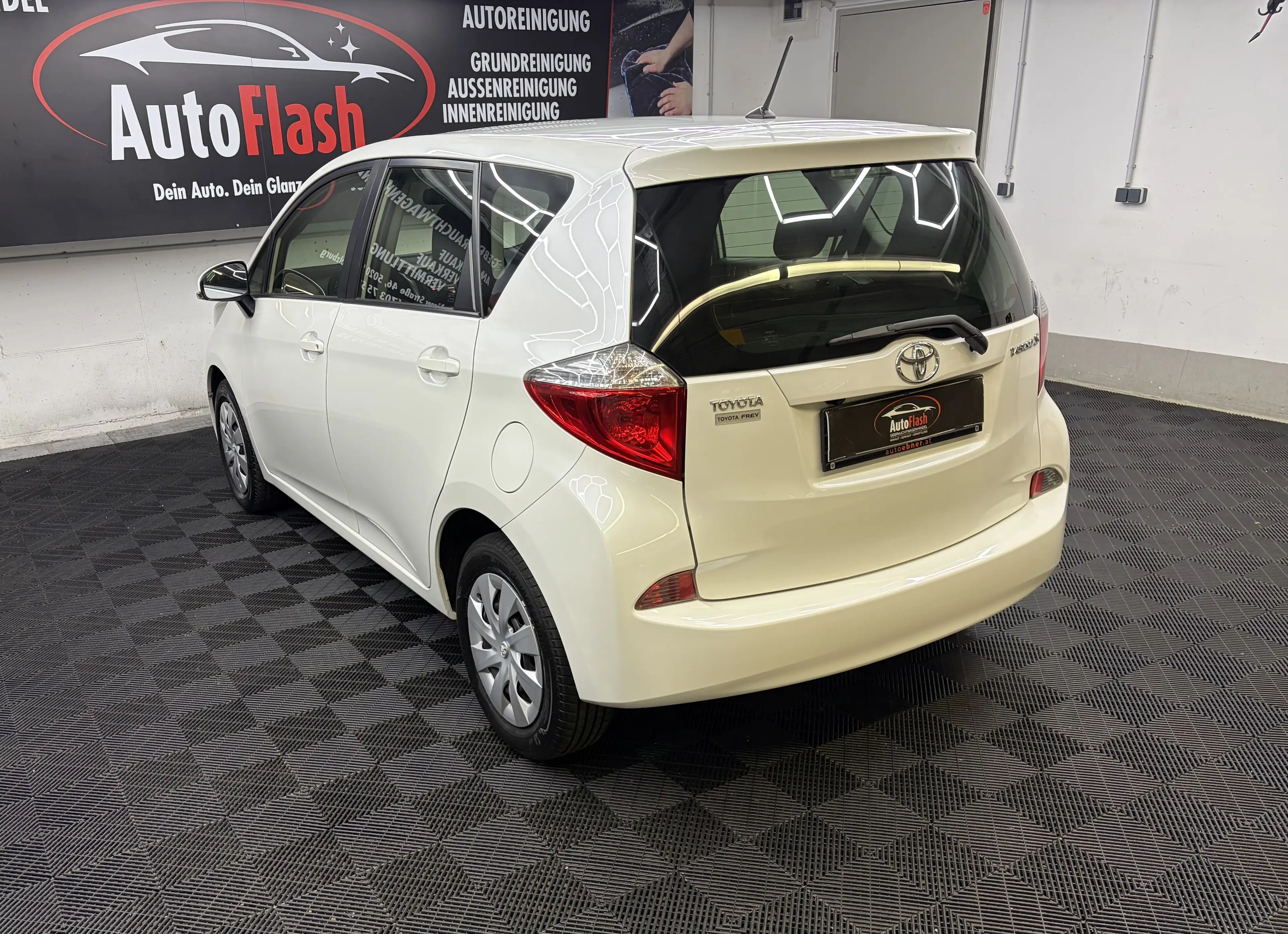 Toyota Verso-S AUTOMATIK — photo 8