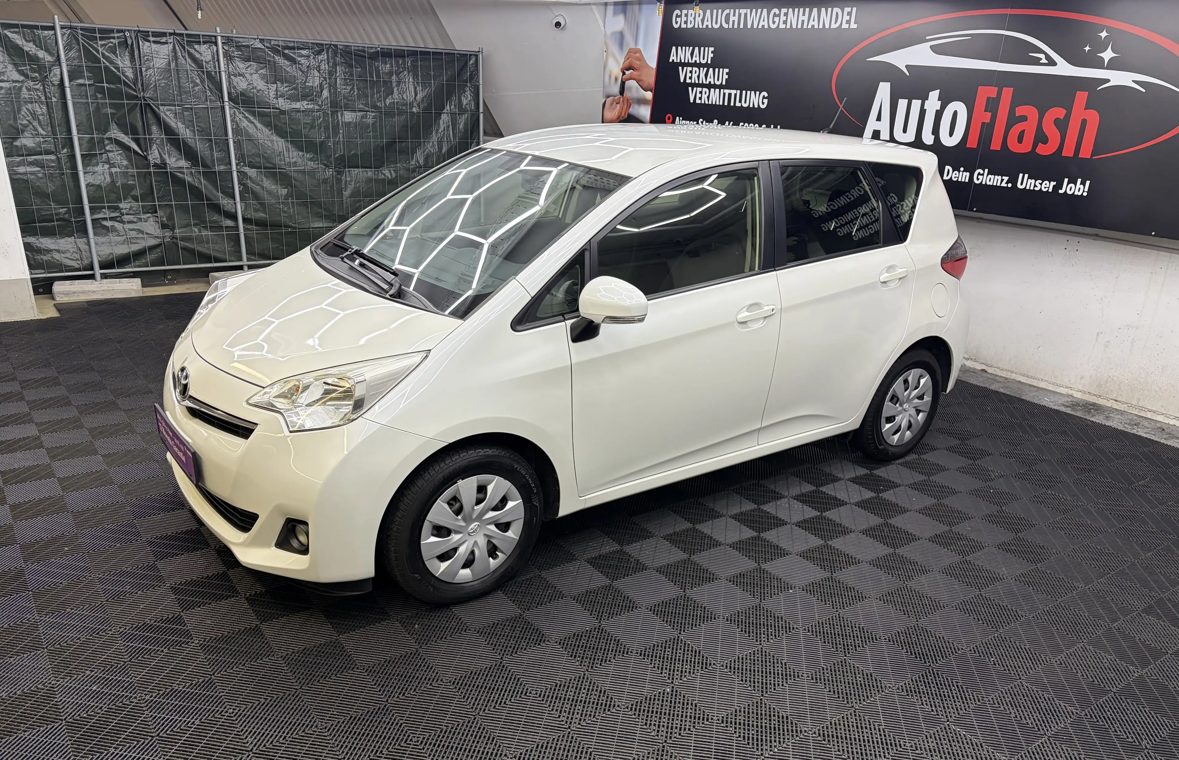 Toyota Verso-S AUTOMATIK — photo 6