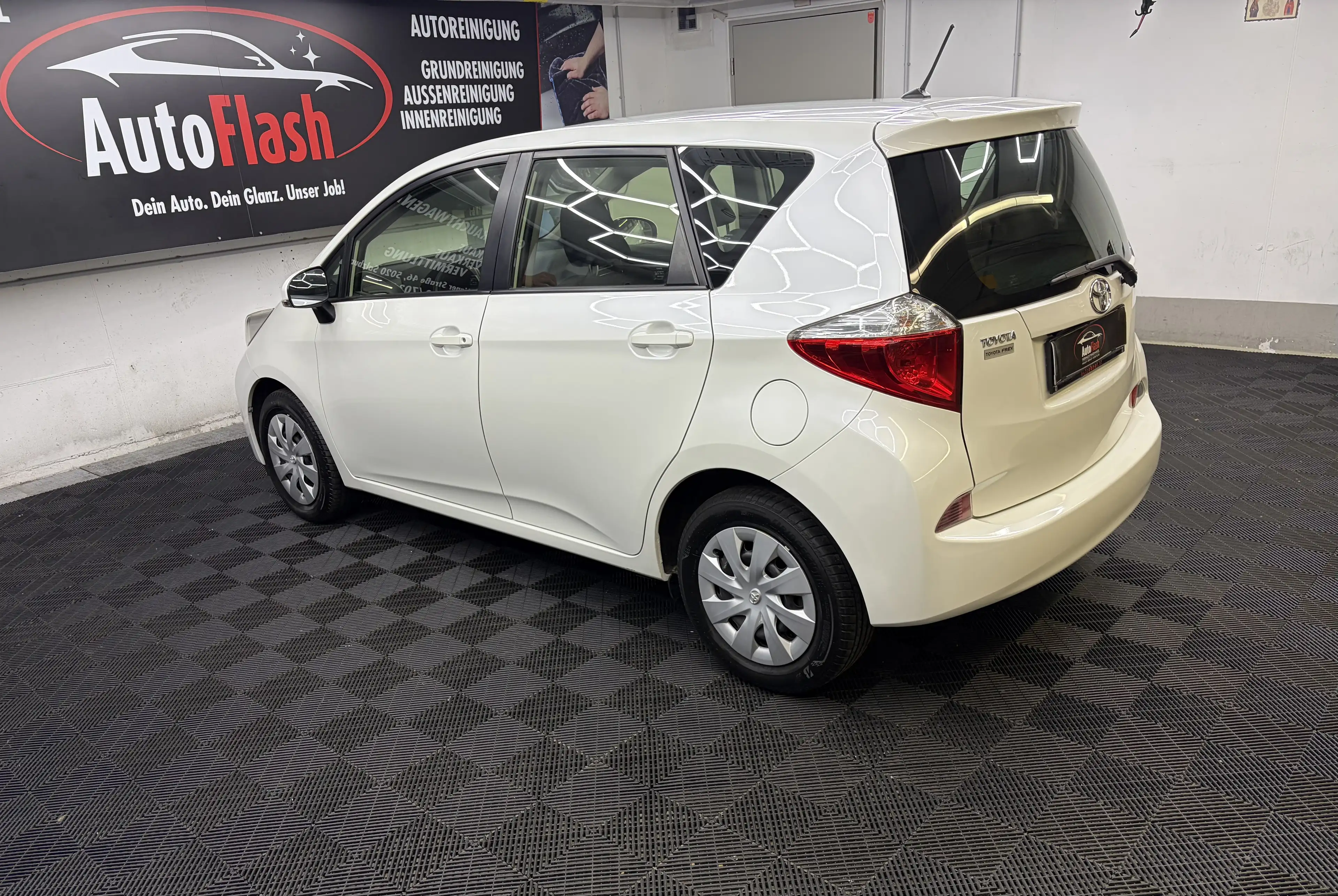 Toyota Verso-S AUTOMATIK — photo 7