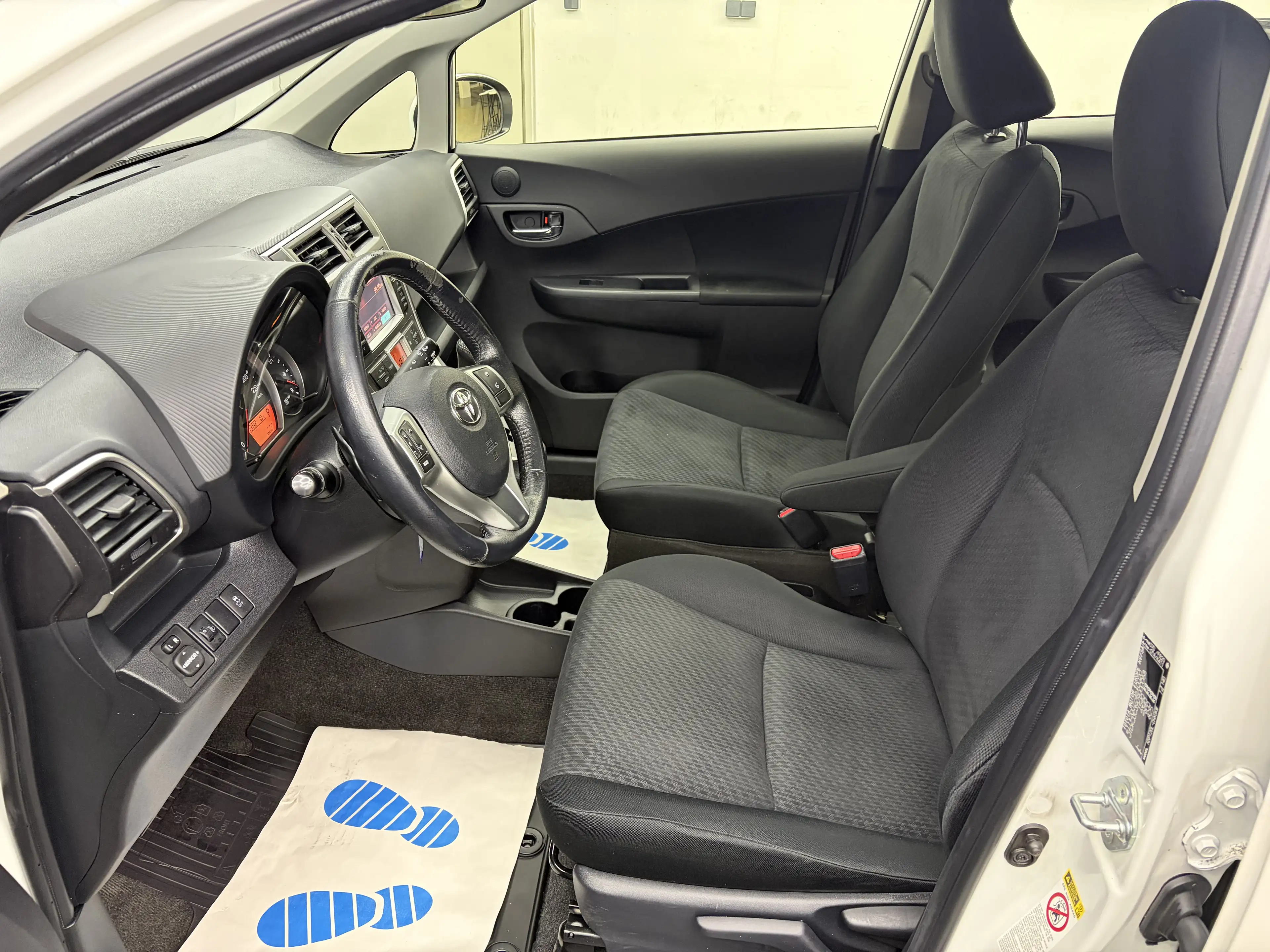Toyota Verso-S AUTOMATIK — photo 13