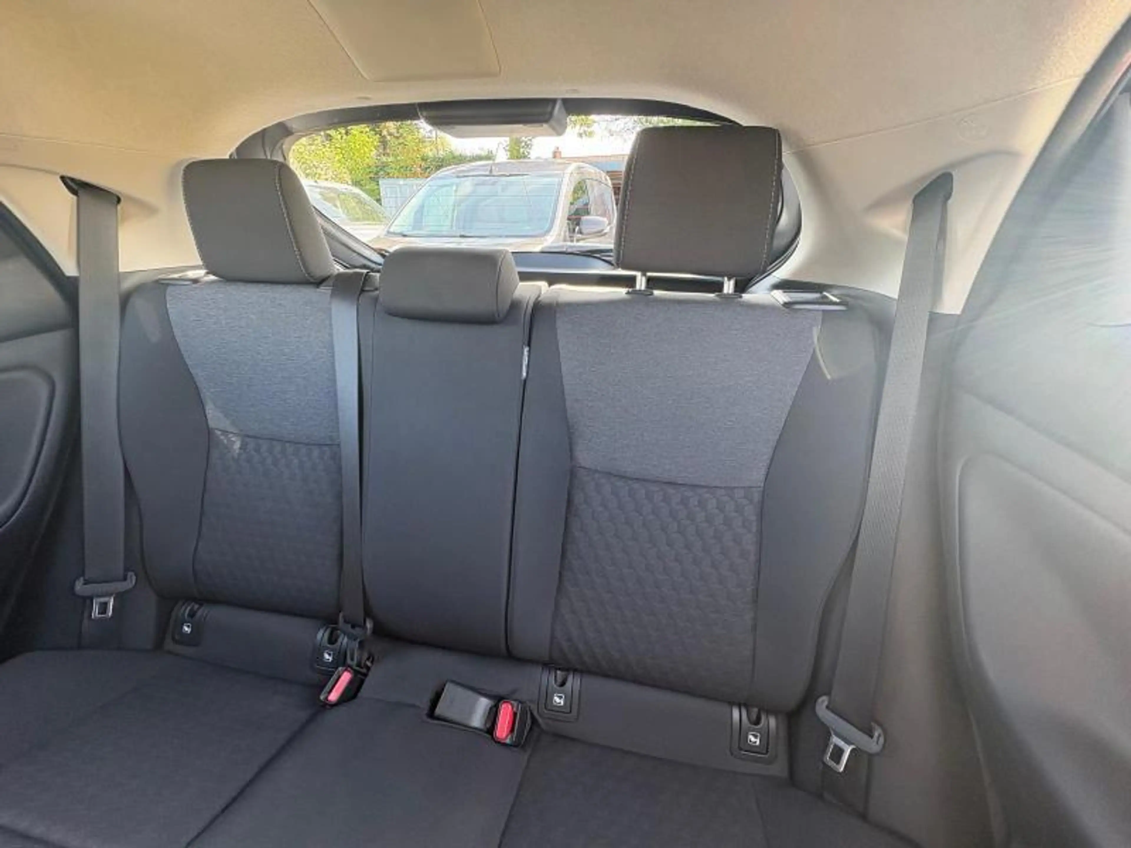 Toyota Yaris Dynamic — photo 11