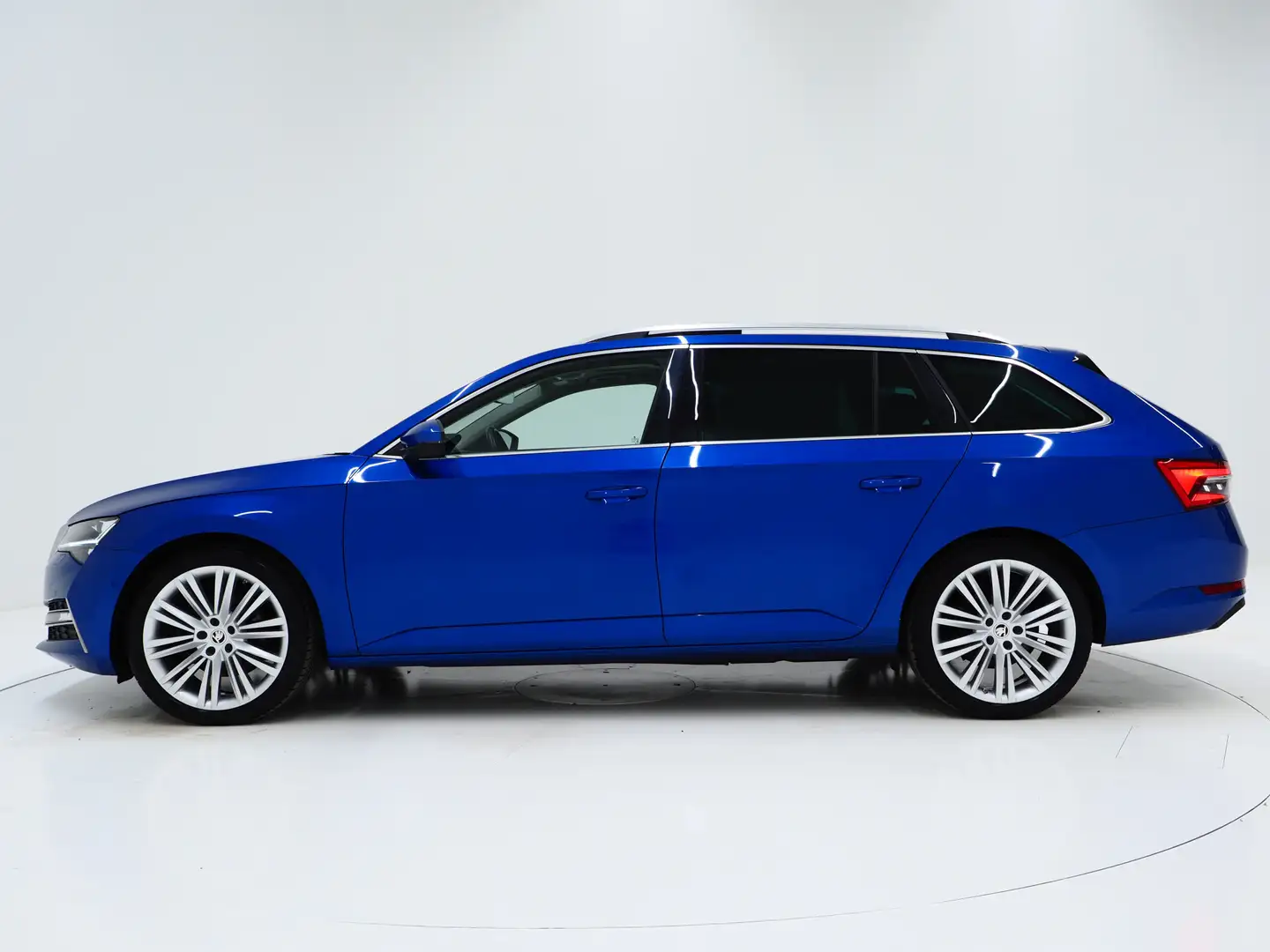 Skoda Superb Combi 1.4 TSI iV 218PK | Panoramadak | Trekhaak | Blau - 2