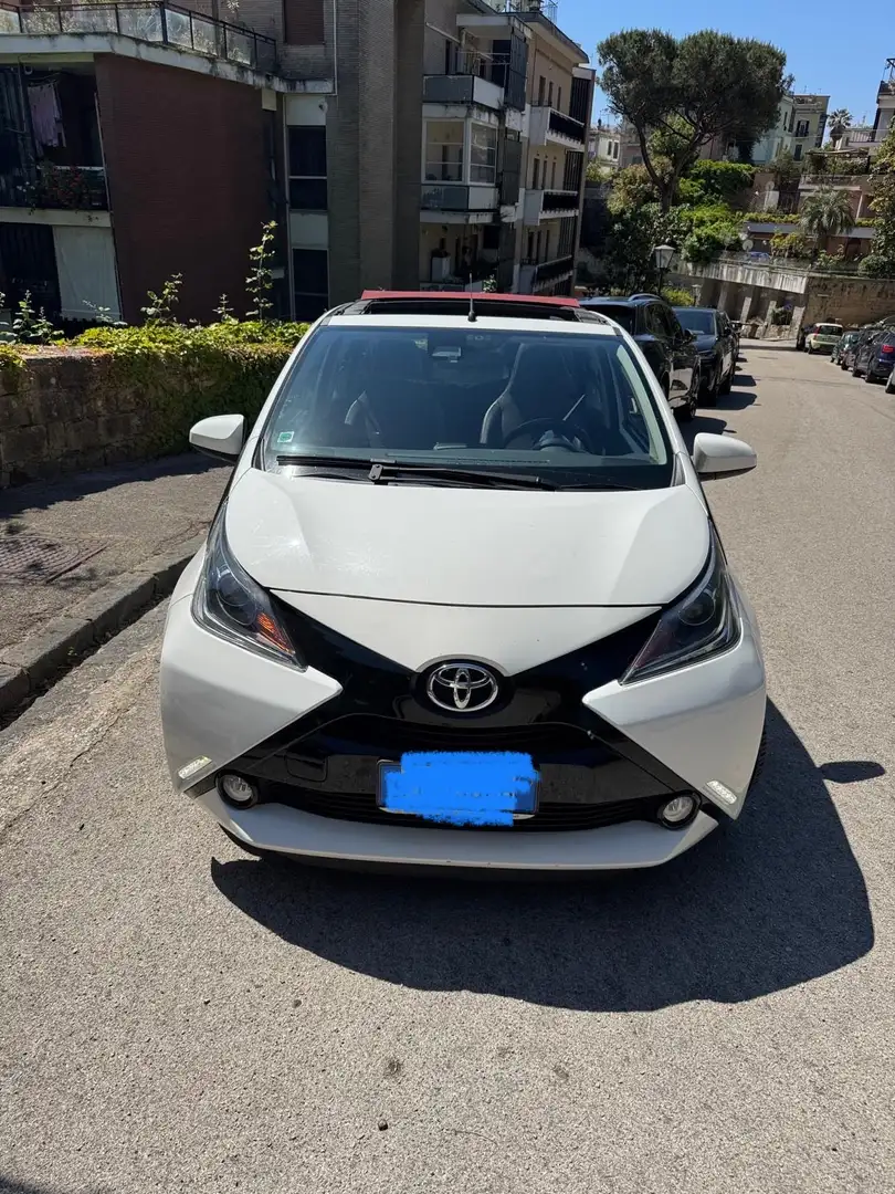 Toyota Aygo x-wave - 1