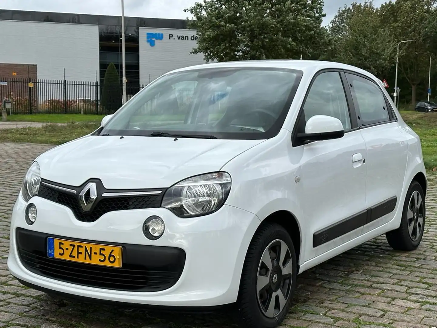 Renault Twingo 1.0 SCe Expression airco cv op afs cruis control Wit - 2