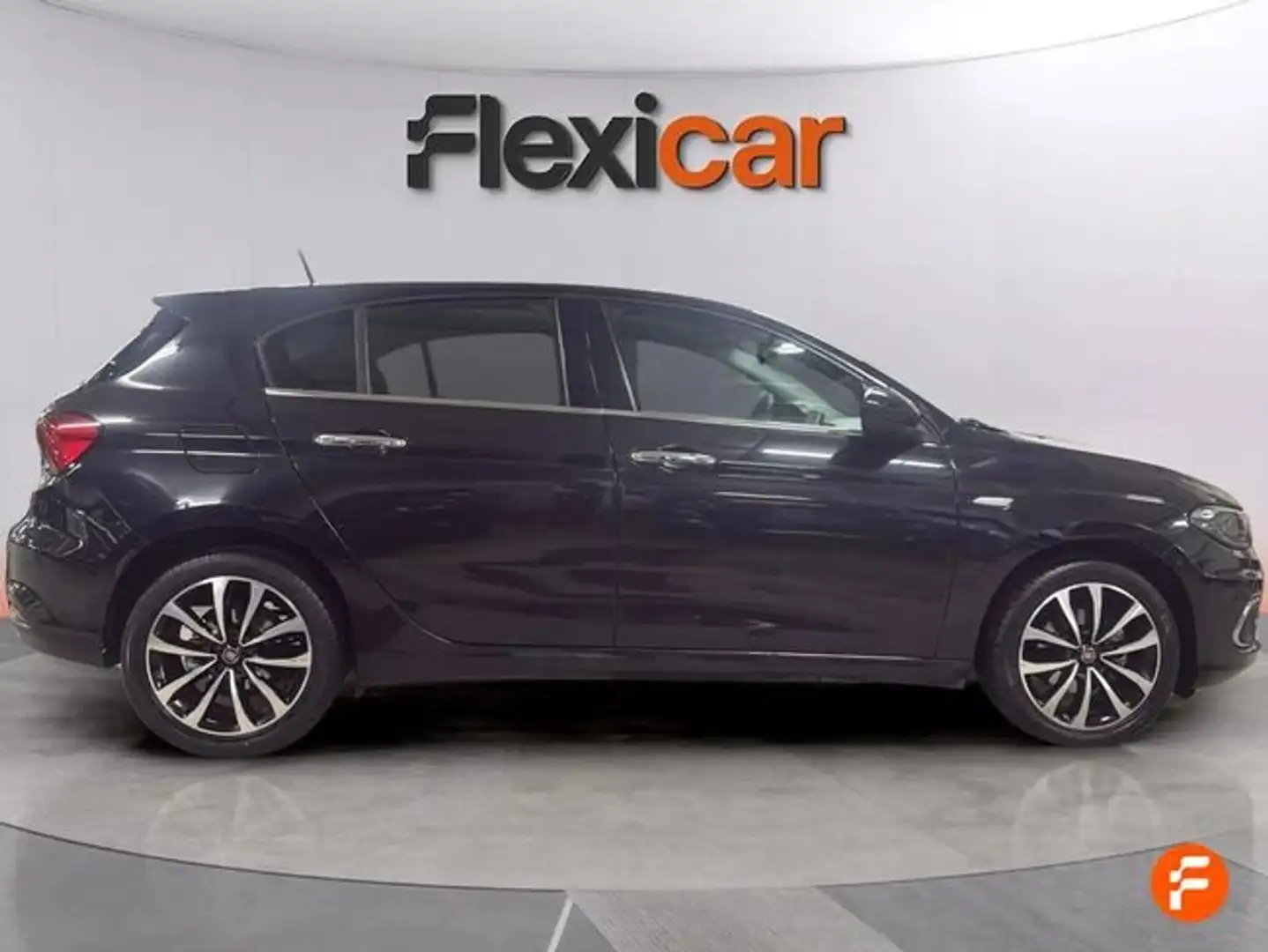 Fiat Tipo 1.6 16v Lounge 120 CV diesel Mjet II 5p. Negro - 2