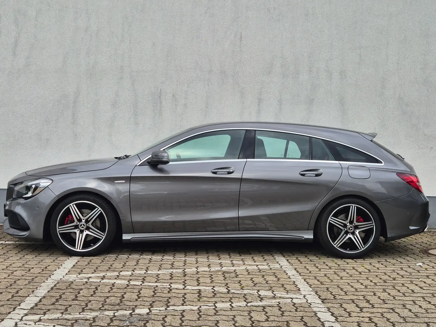 Mercedes-Benz CLA 250 SB 4Matic 7G-DCT AMG-Sport*LED*Navigation*18 Zoll* Сірий - 2