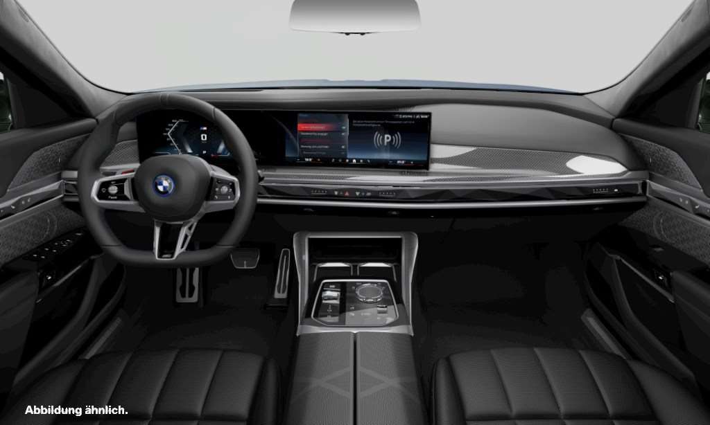 BMW i7