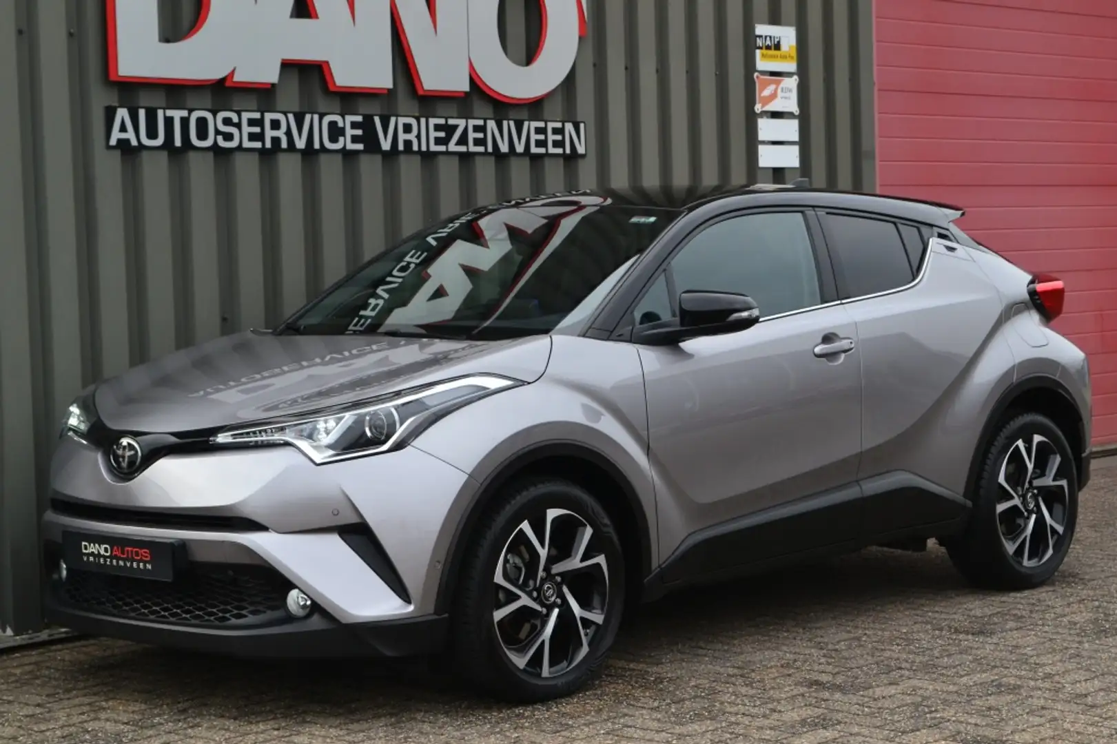 Toyota C-HR 1.2 Bi-Tone Navi/Camera/JBL/18'' inch/Automaat Grau - 1