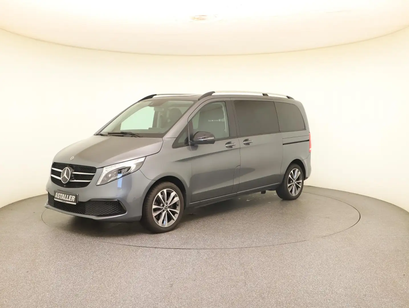 Mercedes-Benz V 300 d 4M Avantgarde Edition Kompakt L1 Nightp siva - 2