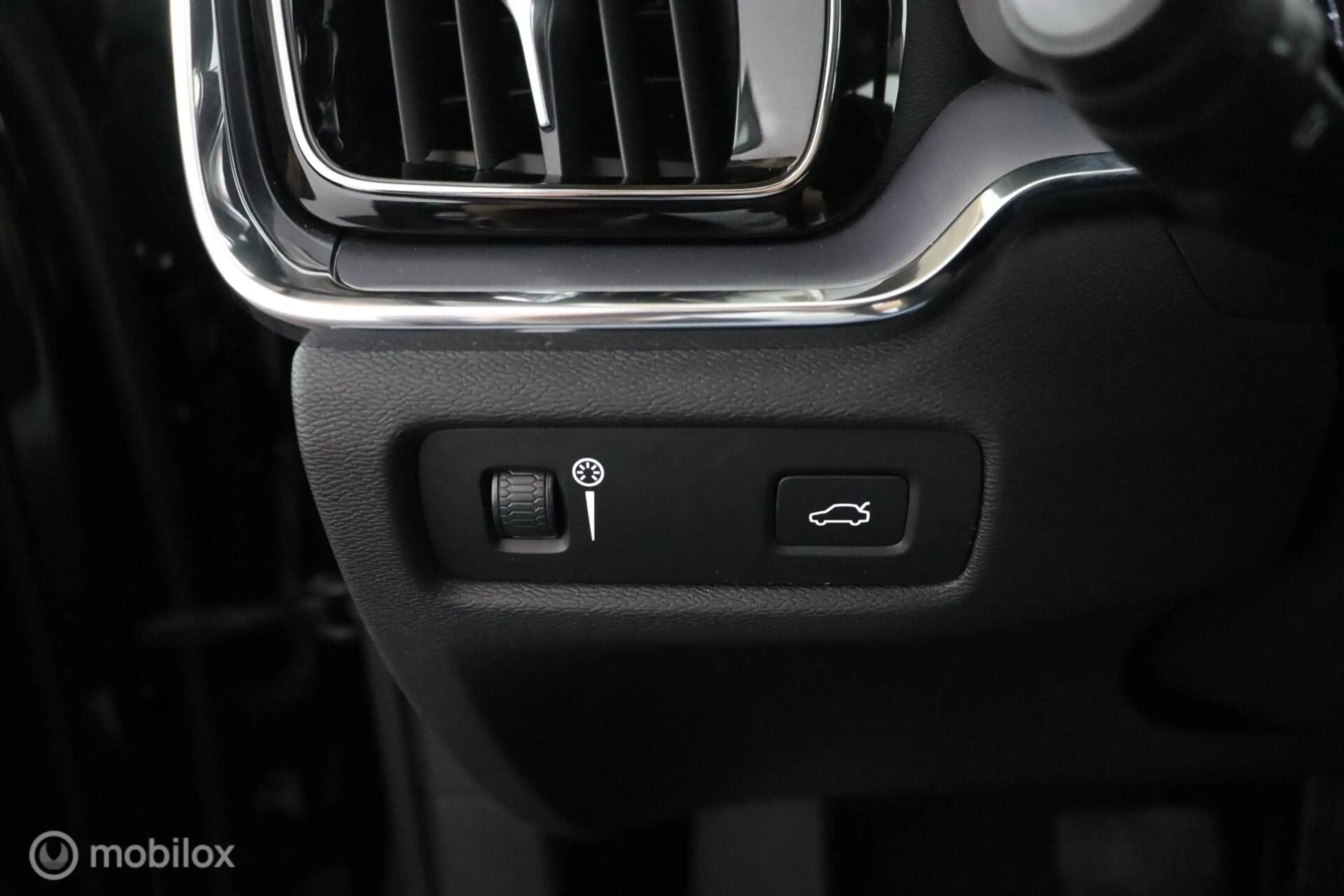 Volvo V60 2.0 T5 Momentum | Trekhaak | Parkeersensoren Achte — photo 36