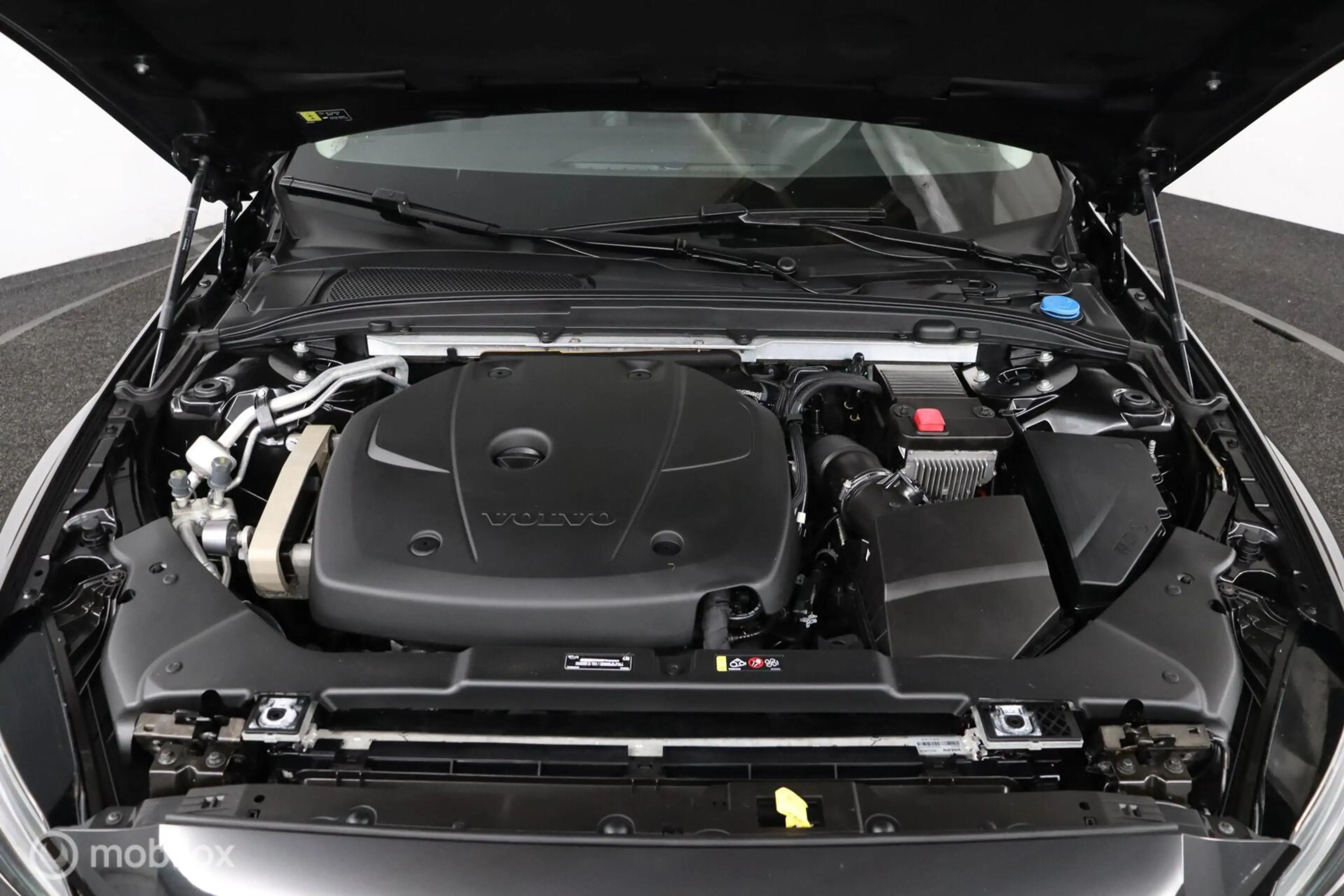 Volvo V60 2.0 T5 Momentum | Trekhaak | Parkeersensoren Achte — photo 32