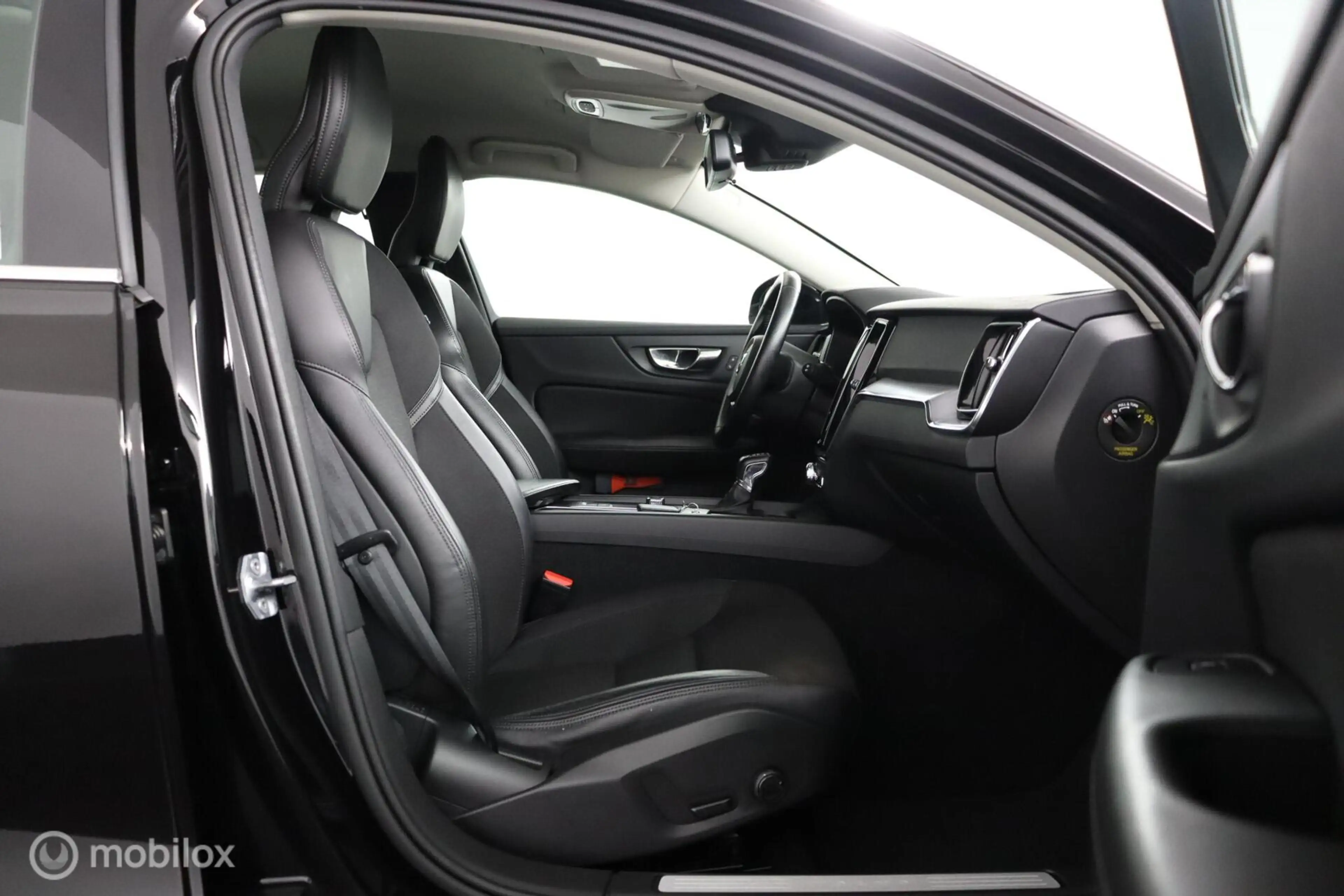 Volvo V60 2.0 T5 Momentum | Trekhaak | Parkeersensoren Achte — photo 14