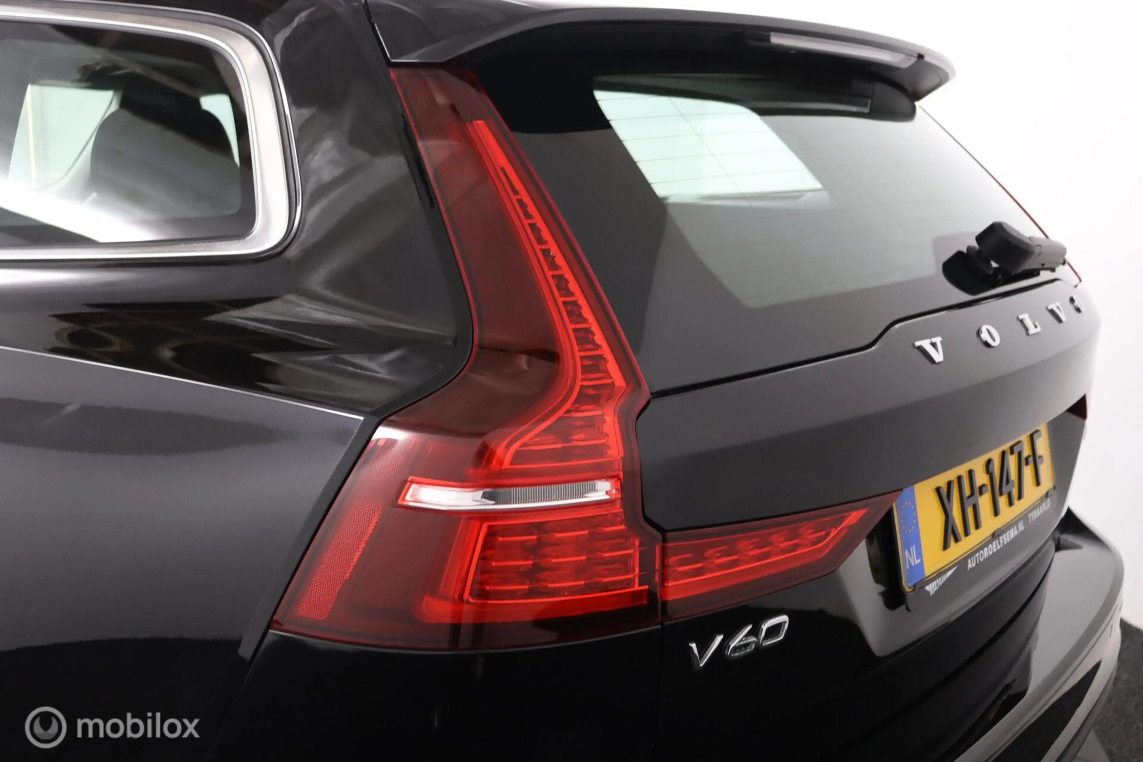 Volvo V60 2.0 T5 Momentum | Trekhaak | Parkeersensoren Achte — photo 26