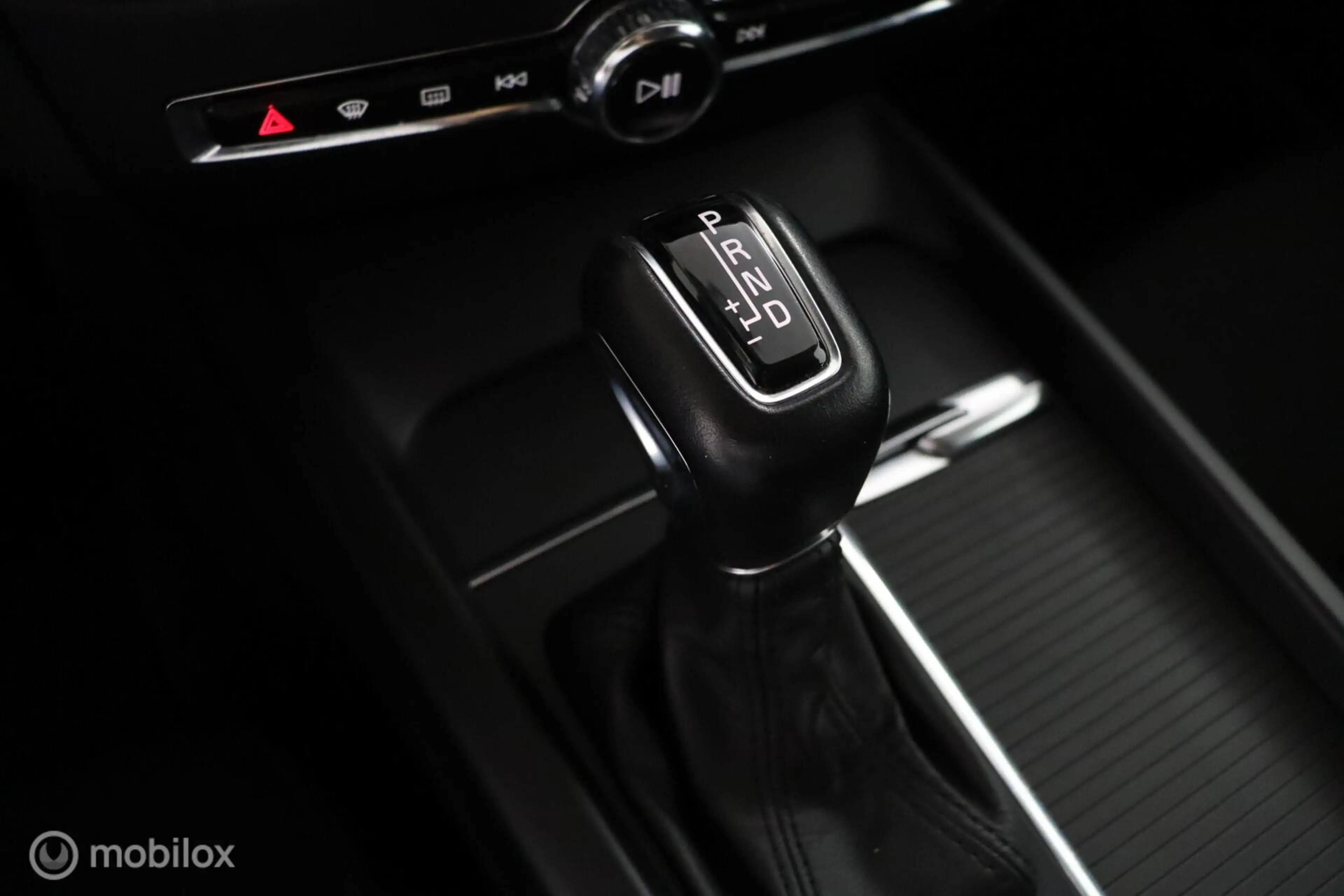Volvo V60 2.0 T5 Momentum | Trekhaak | Parkeersensoren Achte — photo 38