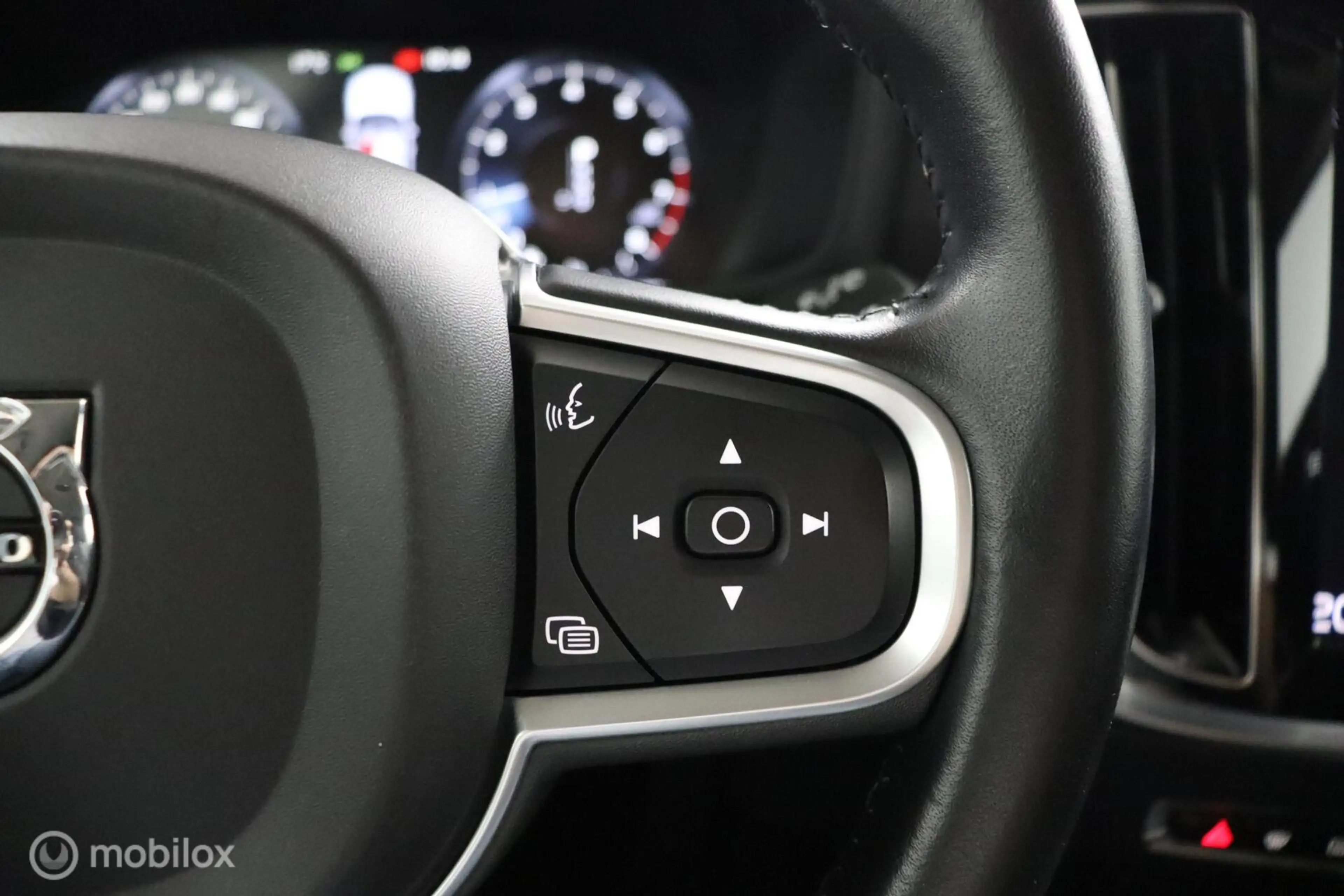 Volvo V60 2.0 T5 Momentum | Trekhaak | Parkeersensoren Achte — photo 39