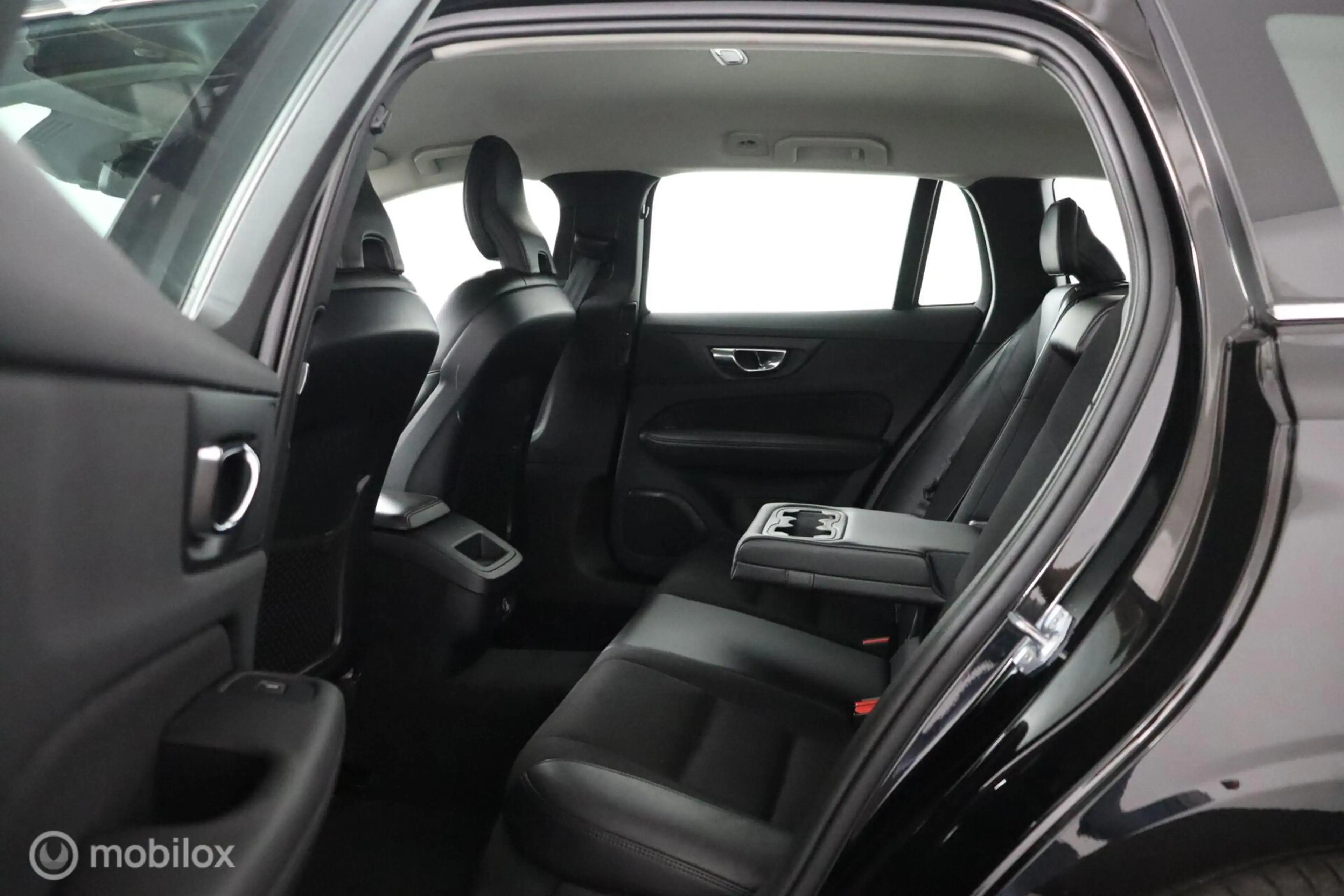 Volvo V60 2.0 T5 Momentum | Trekhaak | Parkeersensoren Achte — photo 41