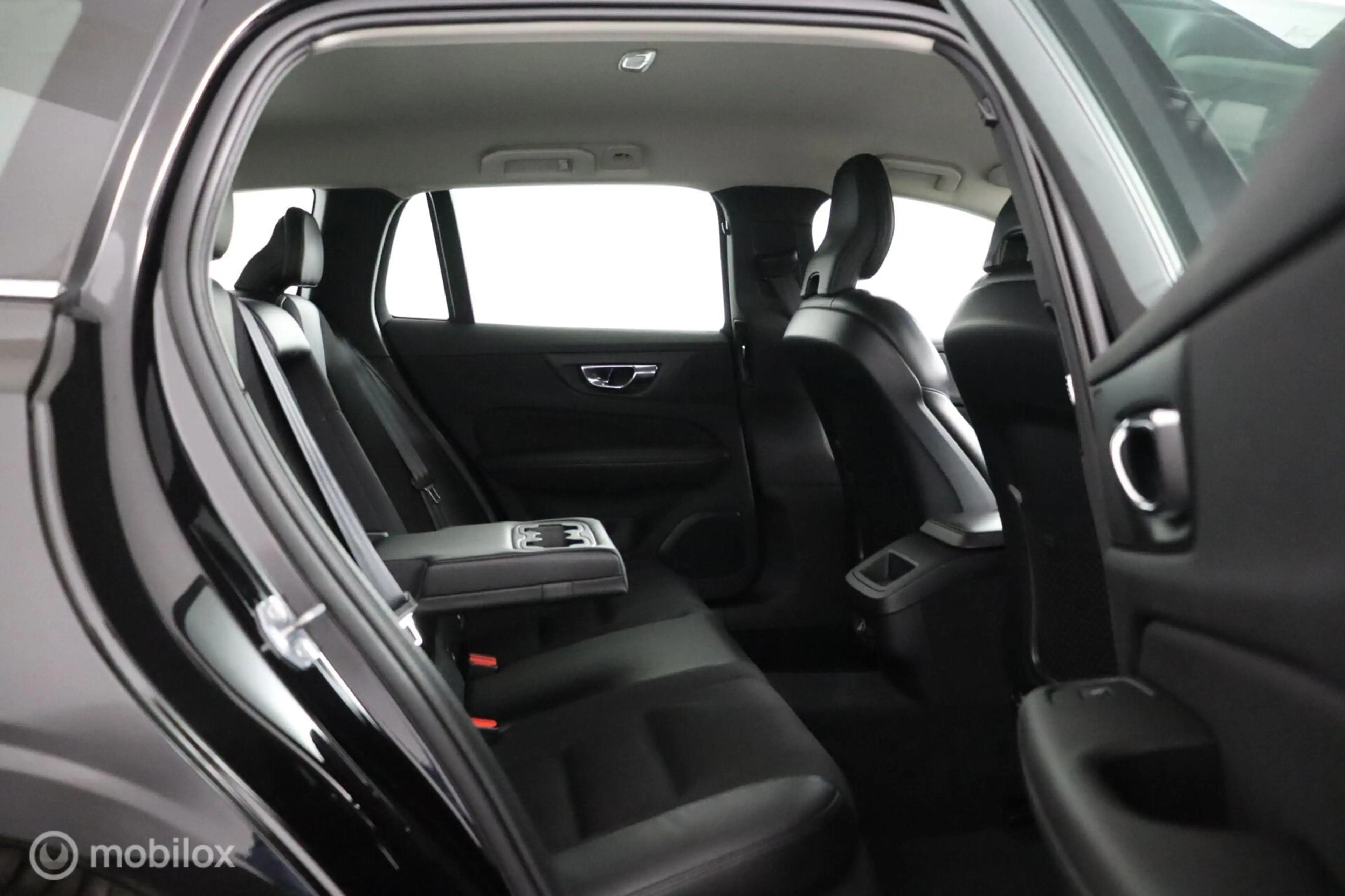 Volvo V60 2.0 T5 Momentum | Trekhaak | Parkeersensoren Achte — photo 21