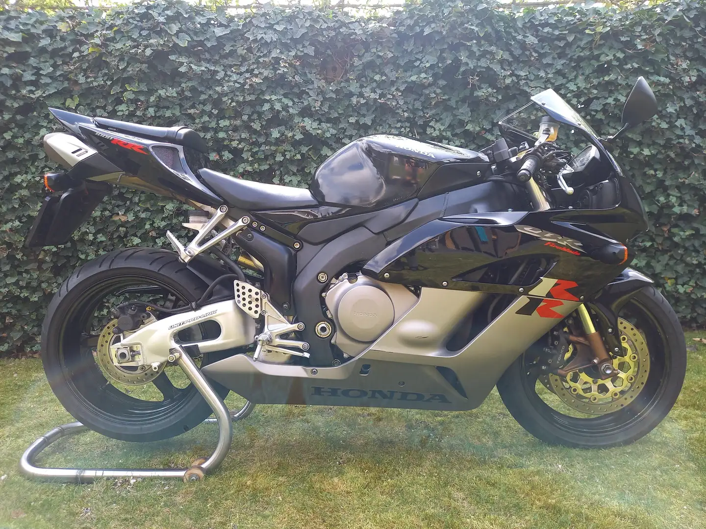Honda CBR 1000 Fireblade RR Negru - 1
