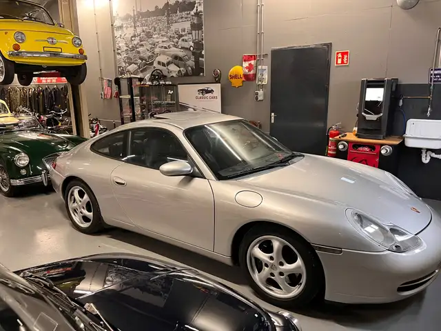 Porsche 911 3.4 Coupé Carrera