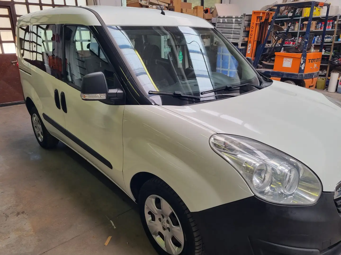 Opel Combo-e Blanc - 2