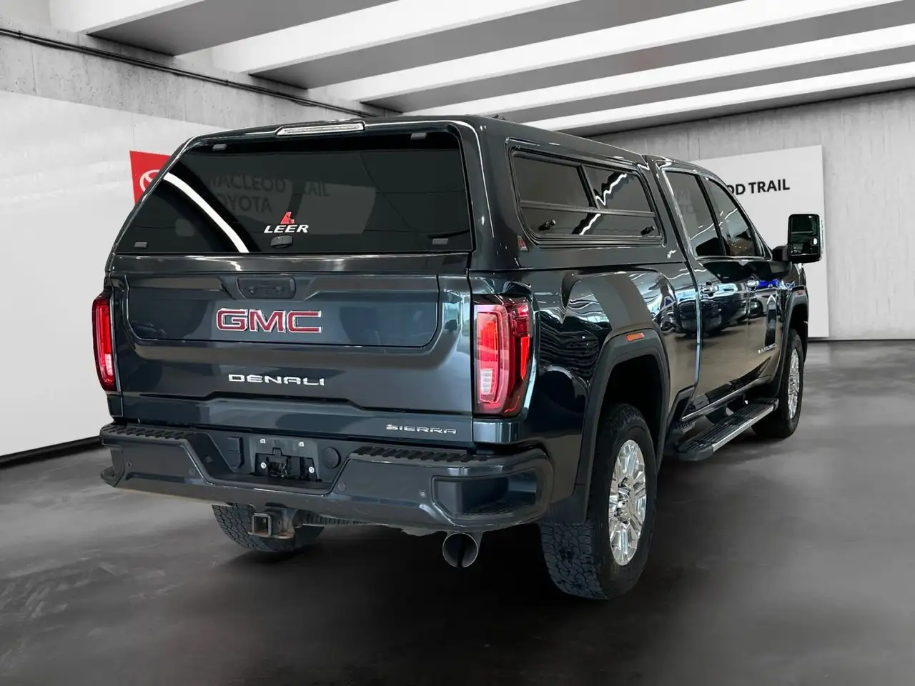GMC Sierra 3500HD снимка GMC Sierra 3500HD