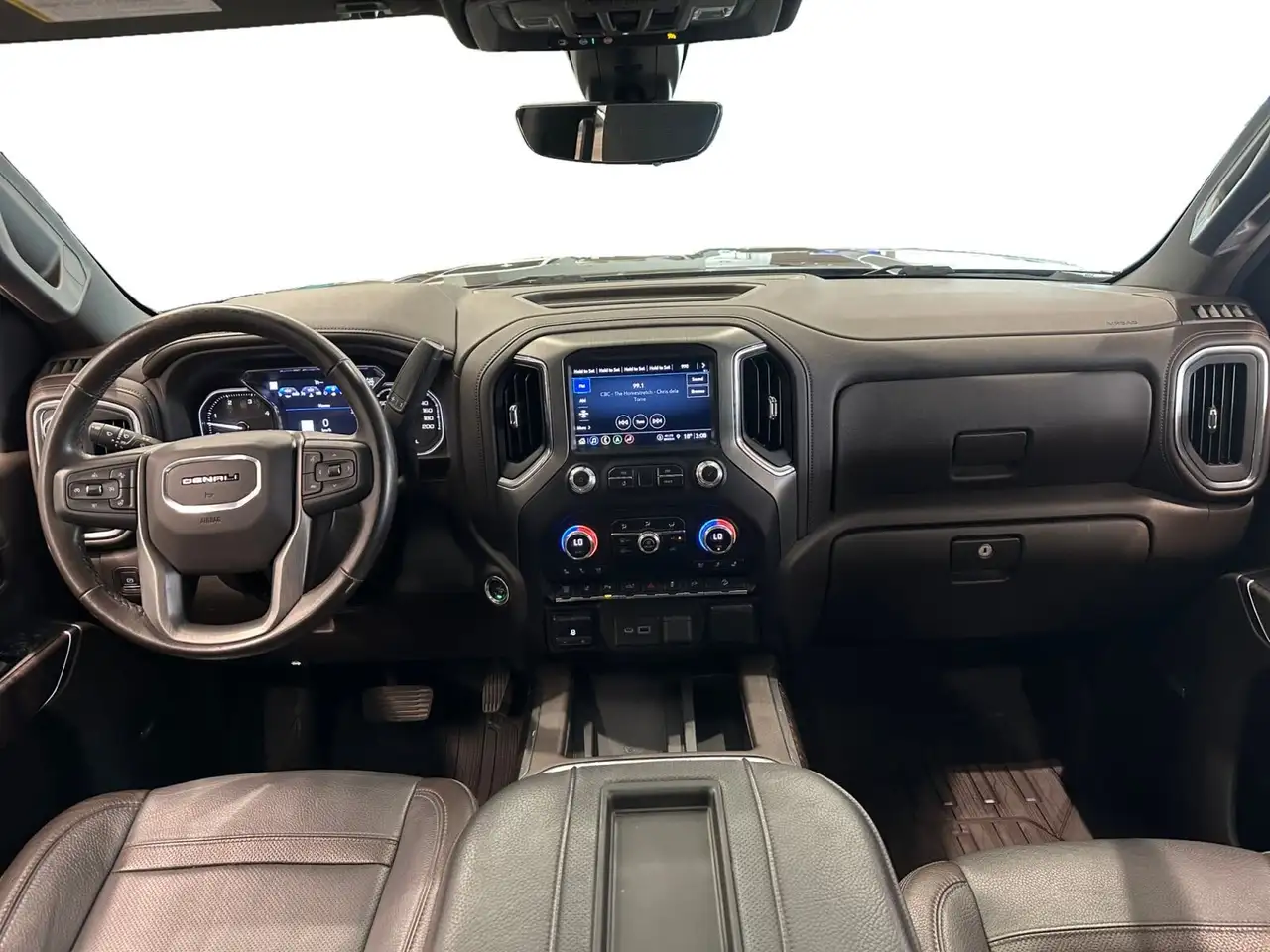 GMC Sierra 3500HD снимка GMC Sierra 3500HD
