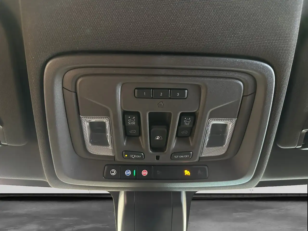 GMC Sierra 3500HD снимка GMC Sierra 3500HD