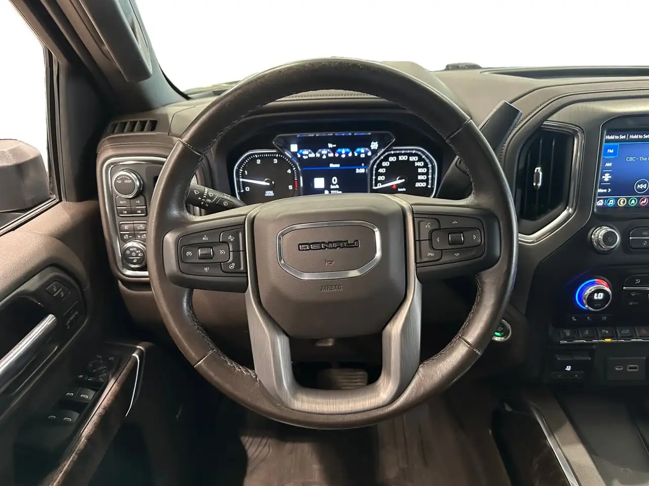 GMC Sierra 3500HD снимка GMC Sierra 3500HD