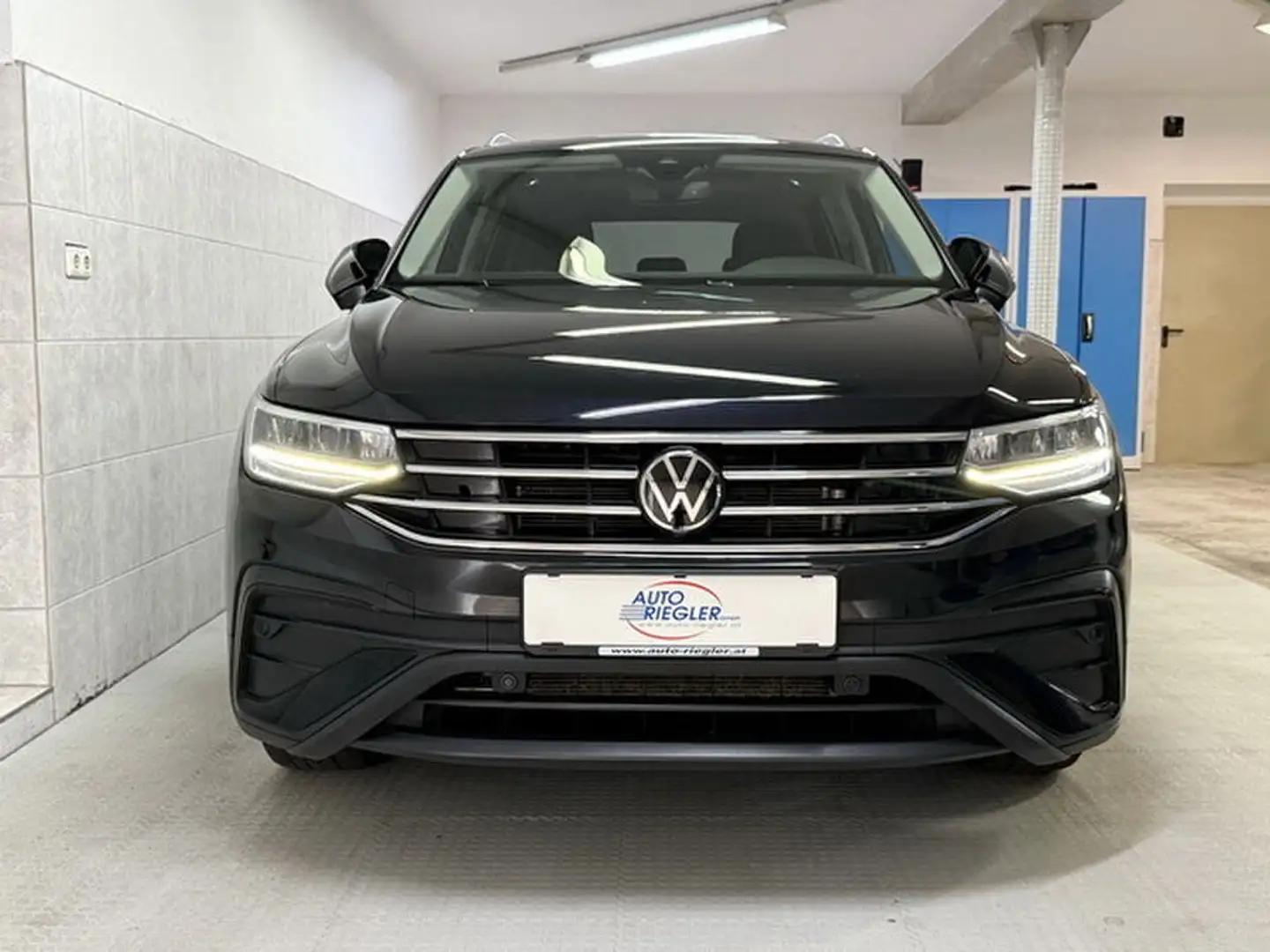 Volkswagen Tiguan 4x4  Allspace ''LED-Navi-Pano.-ACC-AHK'' Schwarz - 2