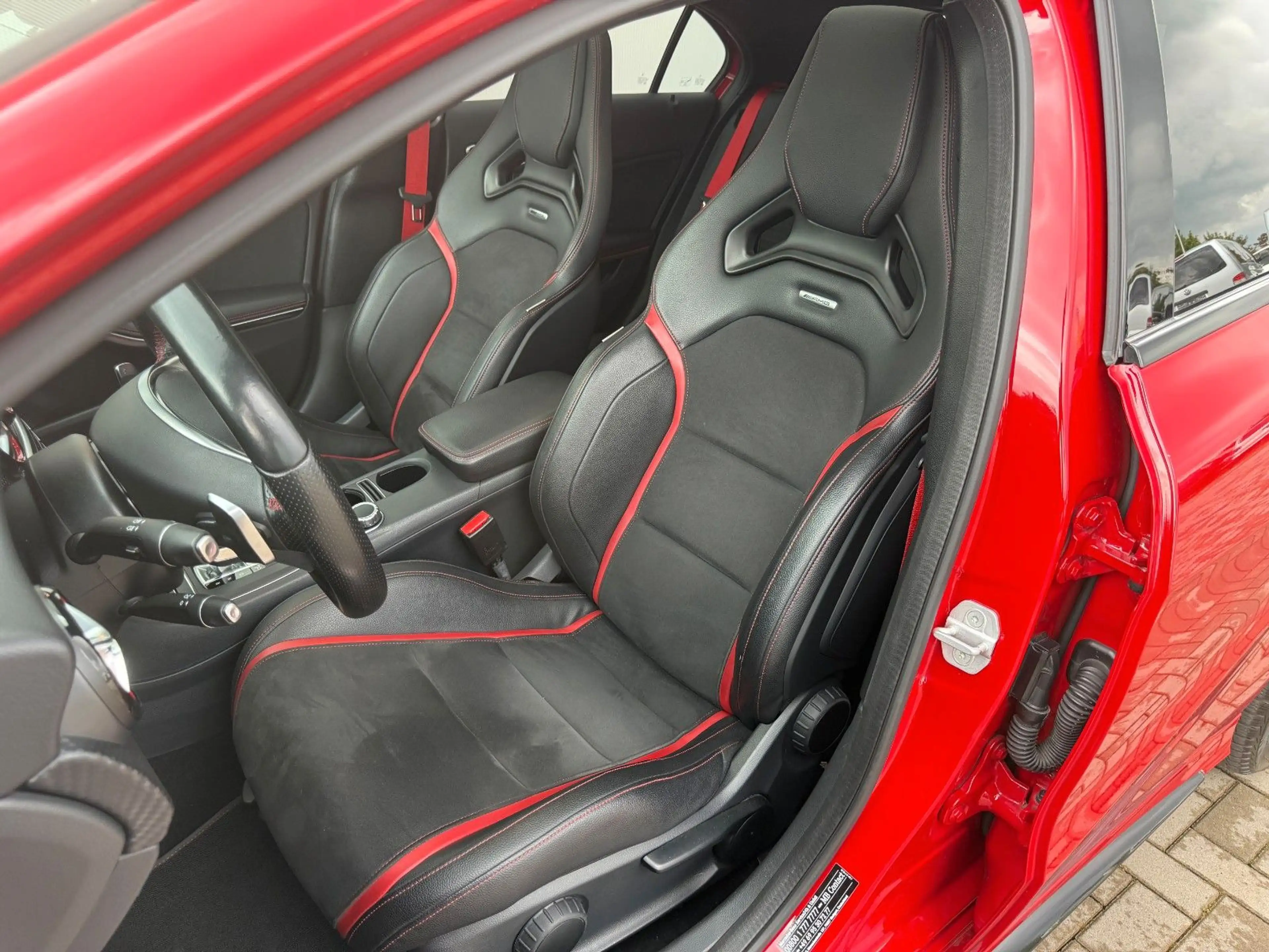 Mercedes-Benz A 45 AMG 4Matic PANO AERO-KIT PERF.-SITZE NIGHT — photo 14