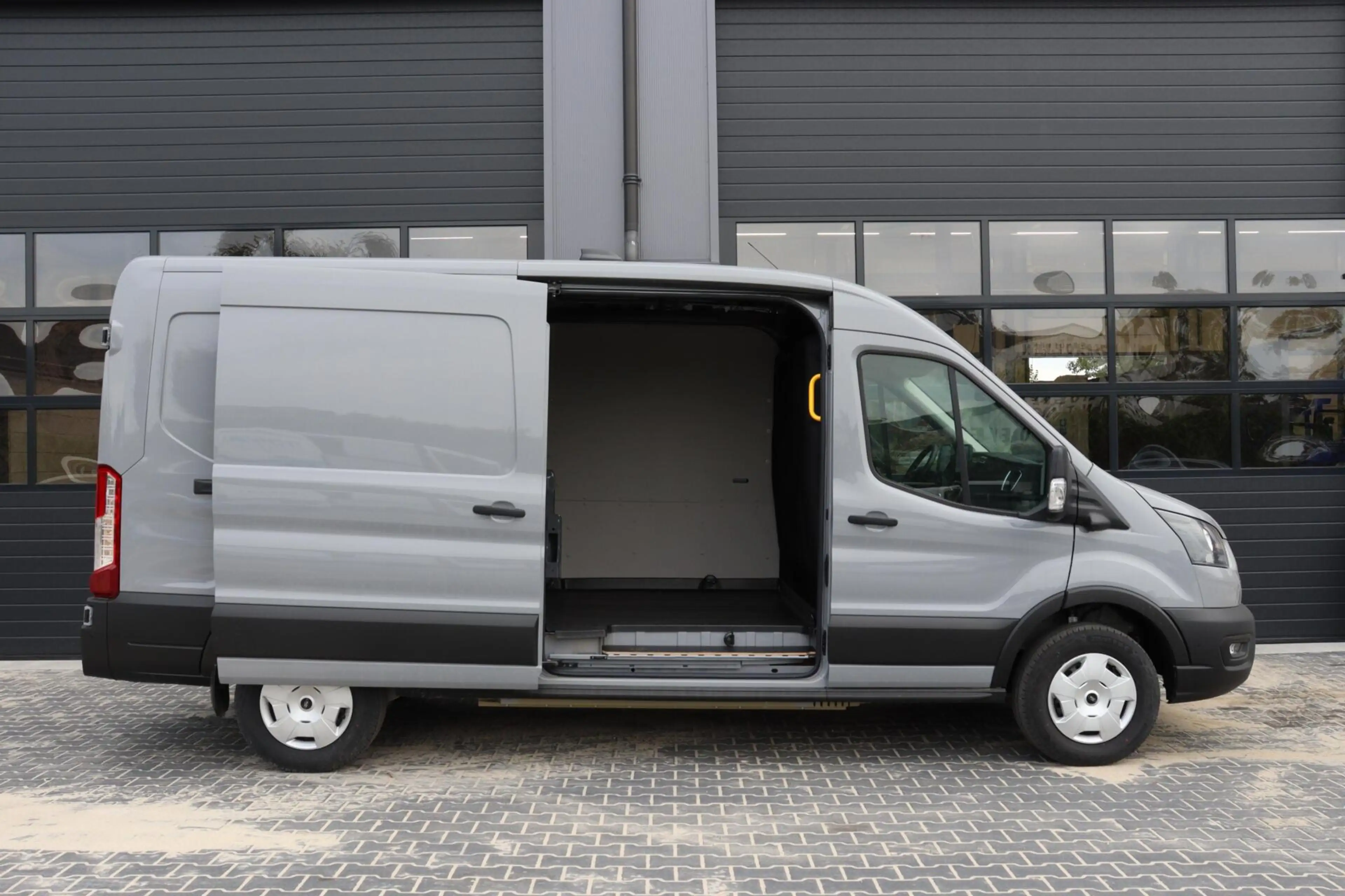 Ford E-Transit 350 L3H2 89 kWh l 269PK l 360 CAMERA l CARPLAY l A — photo 12