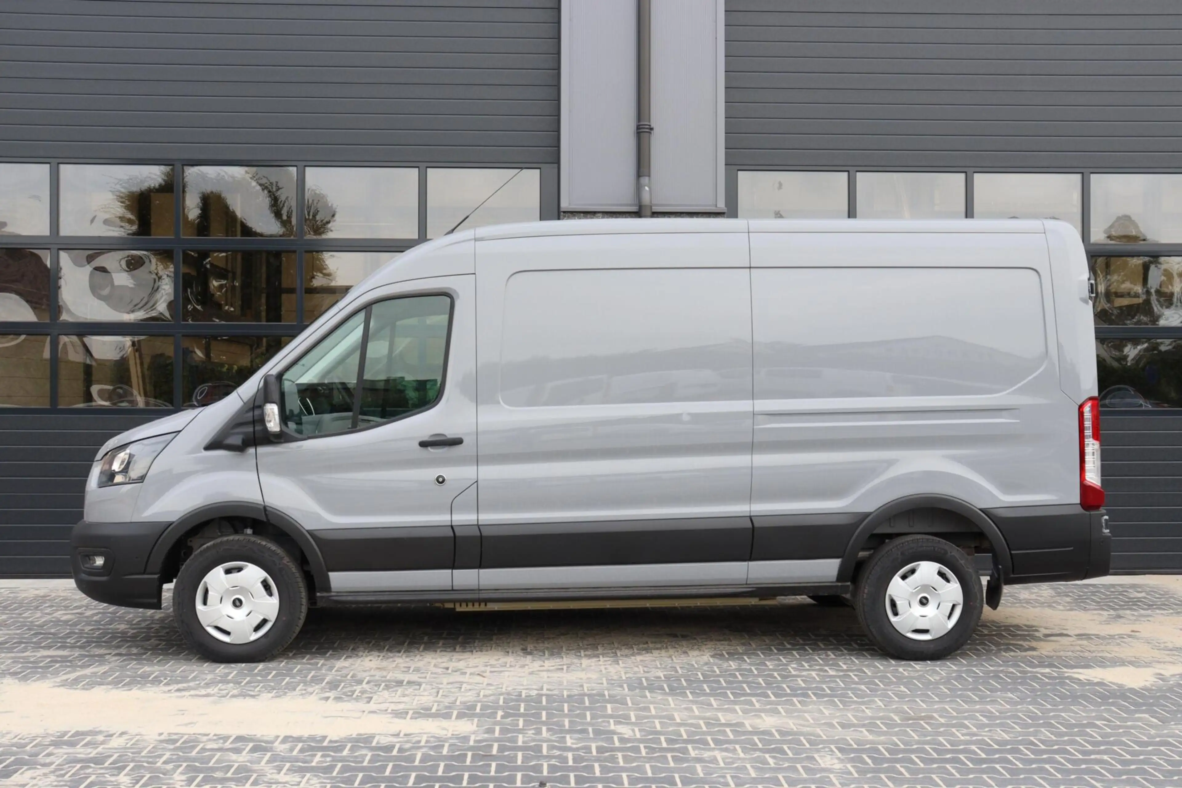 Ford E-Transit 350 L3H2 89 kWh l 269PK l 360 CAMERA l CARPLAY l A — photo 10