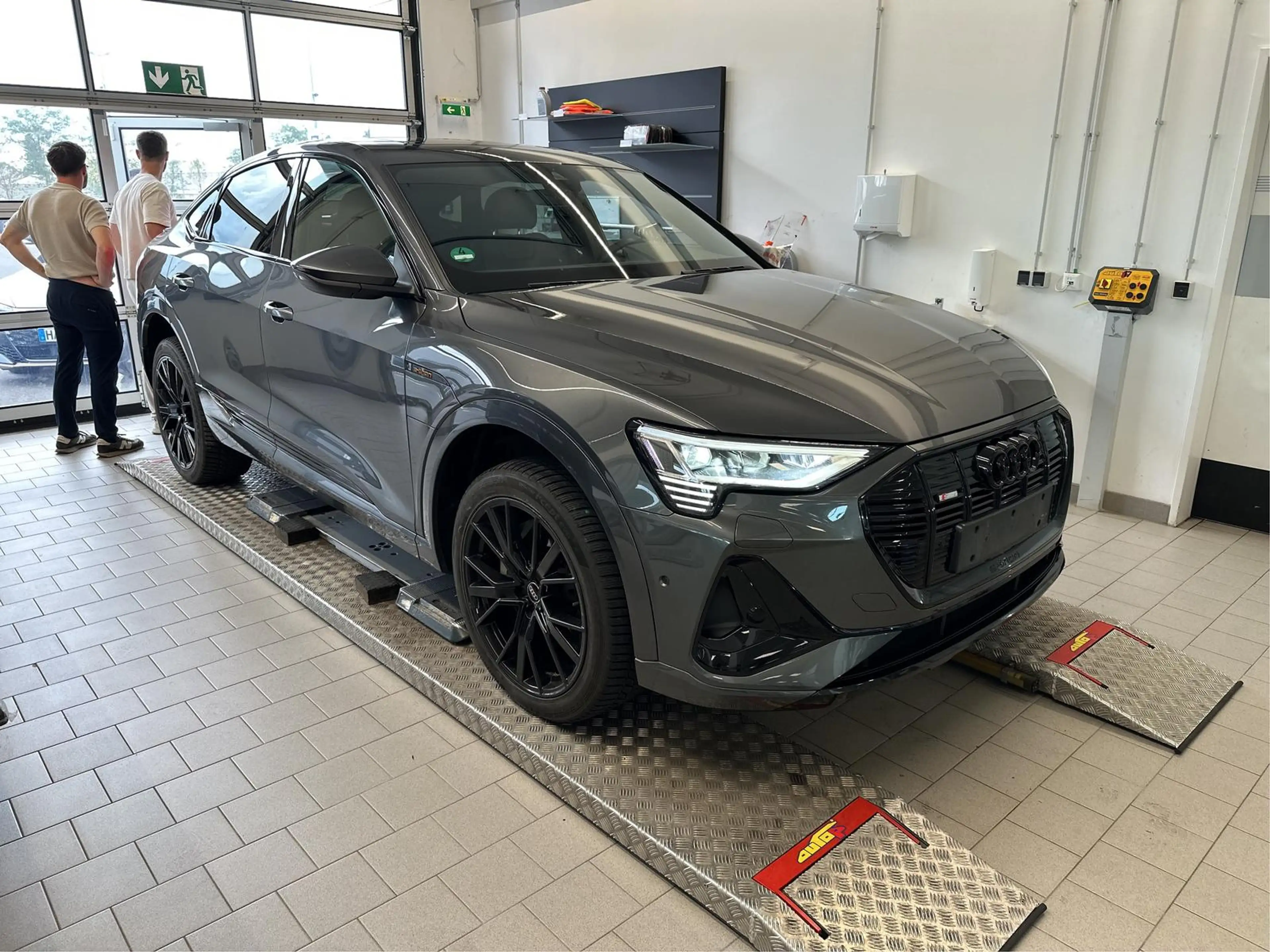 Audi e-tron Sportback 55 2x S line PANO MATRIX e-SITZ — photo 4