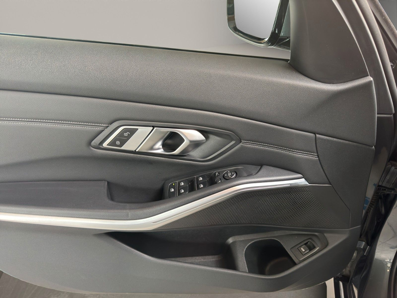 BMW 320 d Sport Line/RFK/PDC/UVM — photo 9