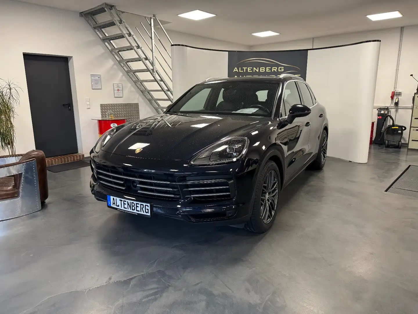 Porsche Cayenne Bose Kamera PDC ACC Pano AHK LED CarPlay Blau - 1