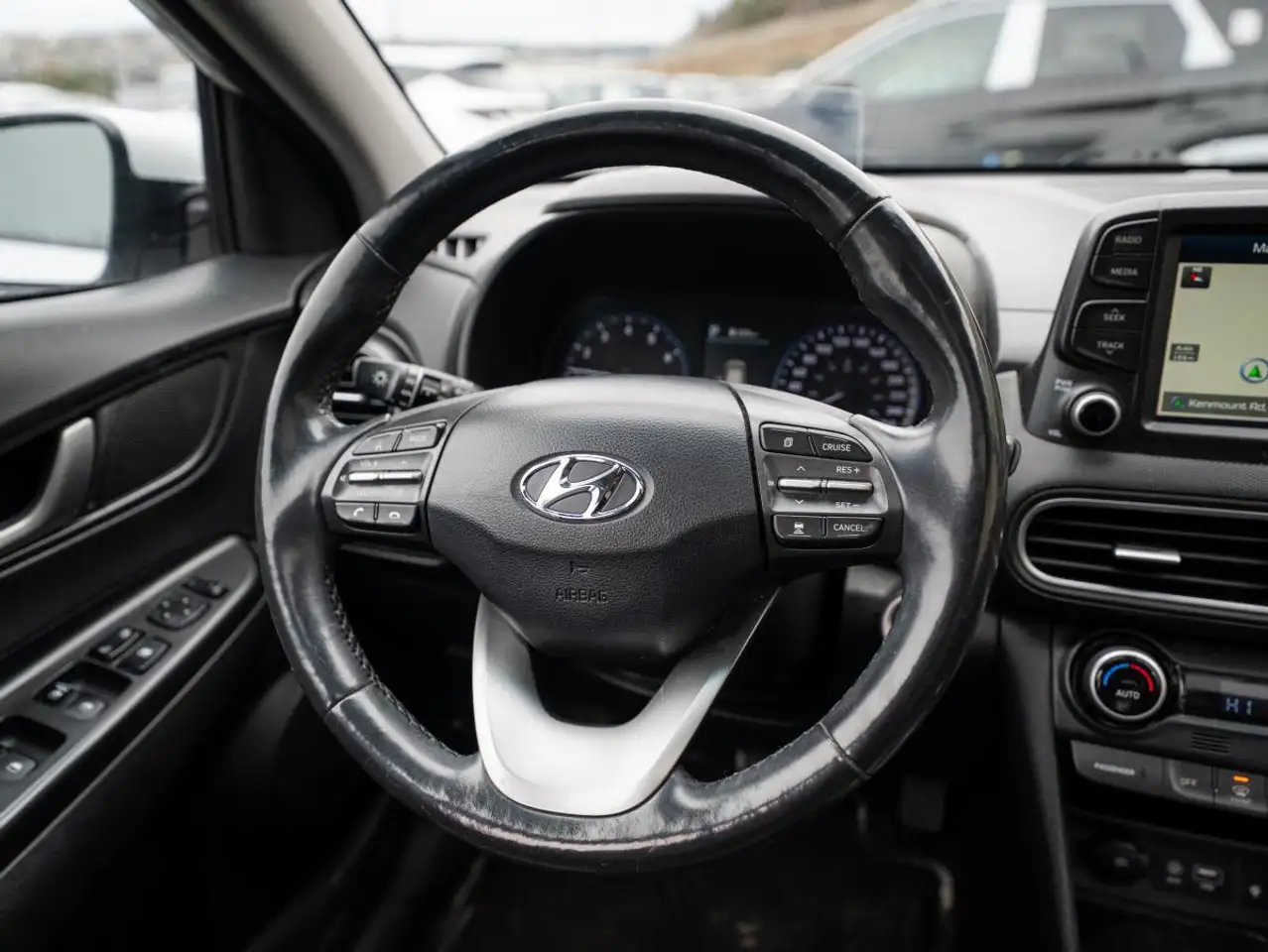 Hyundai KONA снимка Hyundai KONA