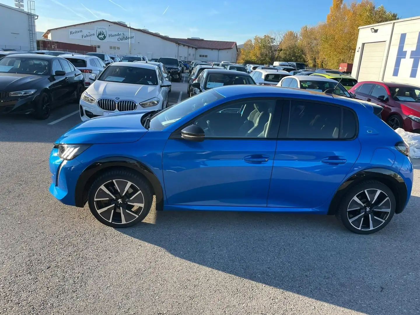 Peugeot e-208 50kWh GT 8-fach ASSISTENZ ACC SITZHZG NAV+++ Blau - 2