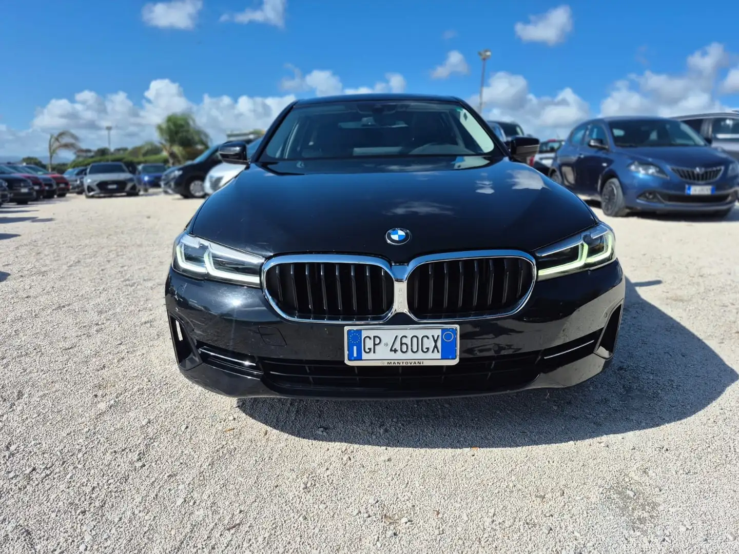 BMW 520 Serie 5 G31 520d Touring mhev 48V Luxury auto Zwart - 2