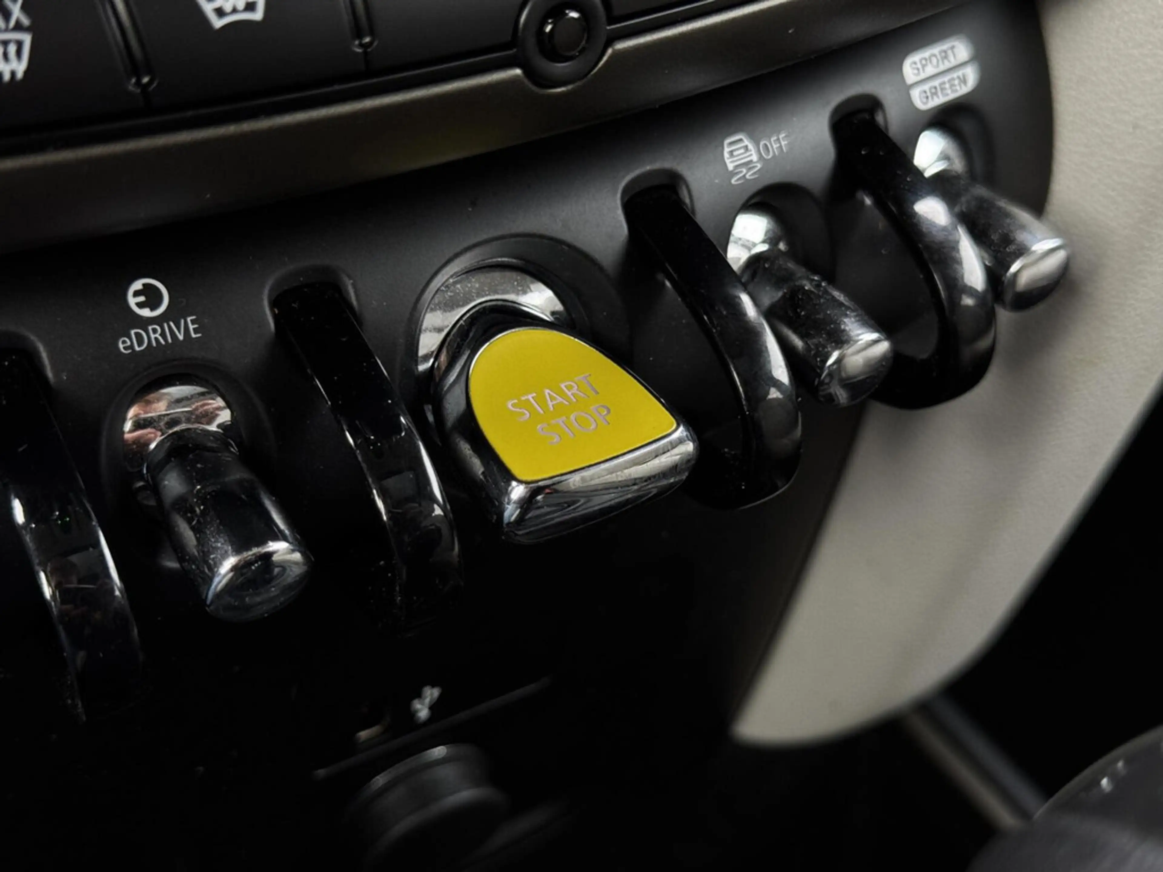 MINI Cooper SE Countryman 2.0 ALL4 | SOH 92% | Uniek | Full Option | Pano | — photo 37