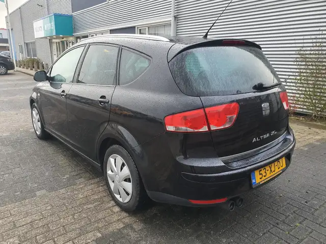 Seat Altea XL view 4
