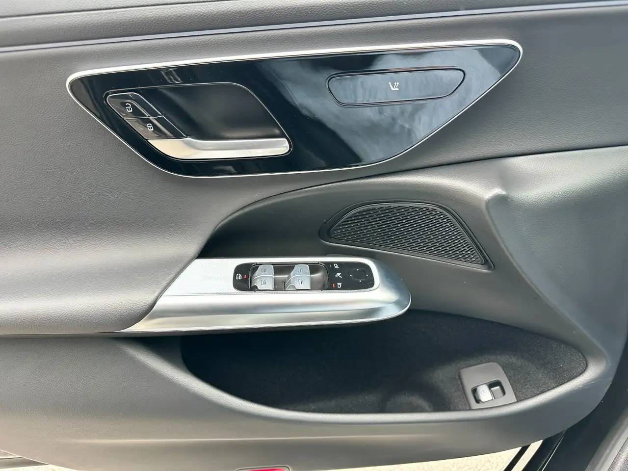 Mercedes-Benz E 300 de 4MATIC Limousine Österreich Edition 16