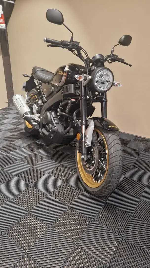 Yamaha XSR 125 Negro - 2