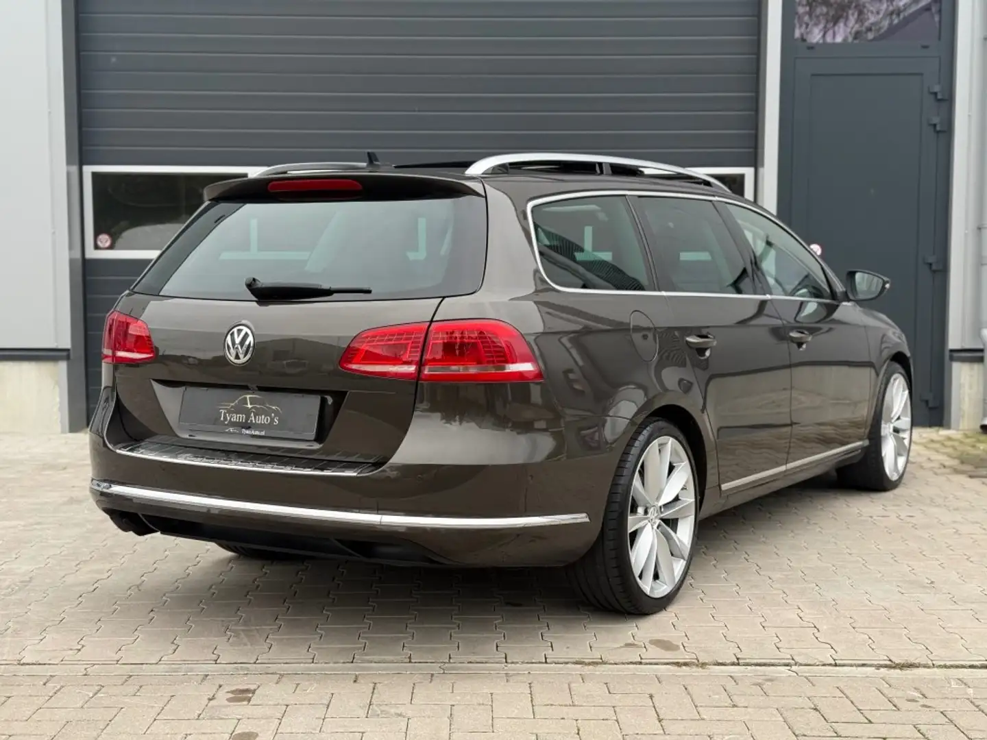 Volkswagen Passat Variant 2.0 HIGHLINE / AIRCO NAVI PANO PDC BT LEER STANDKA Brun - 2