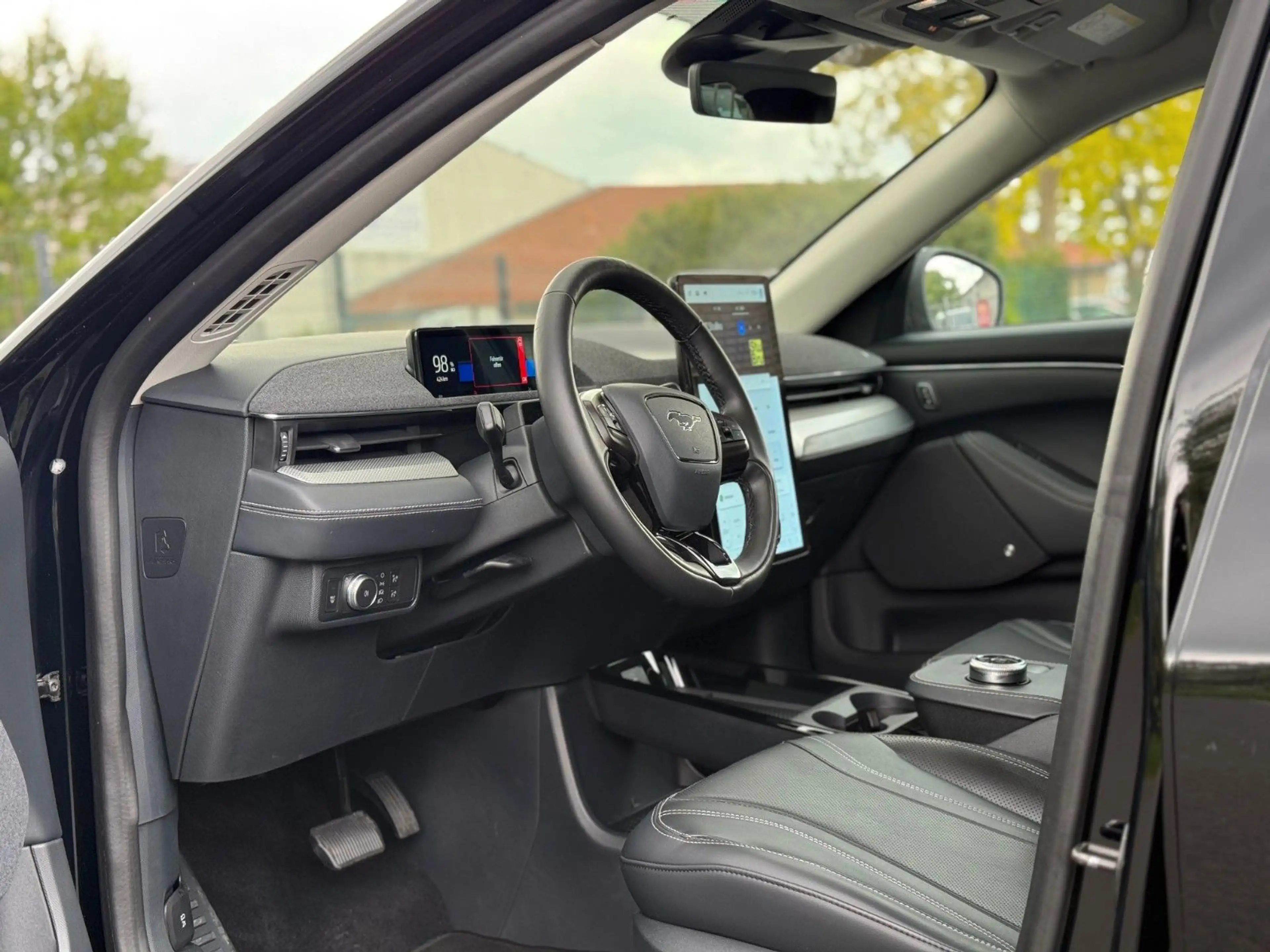 Ford Mustang Mach-E B&O Panorama 1.Hand — photo 10