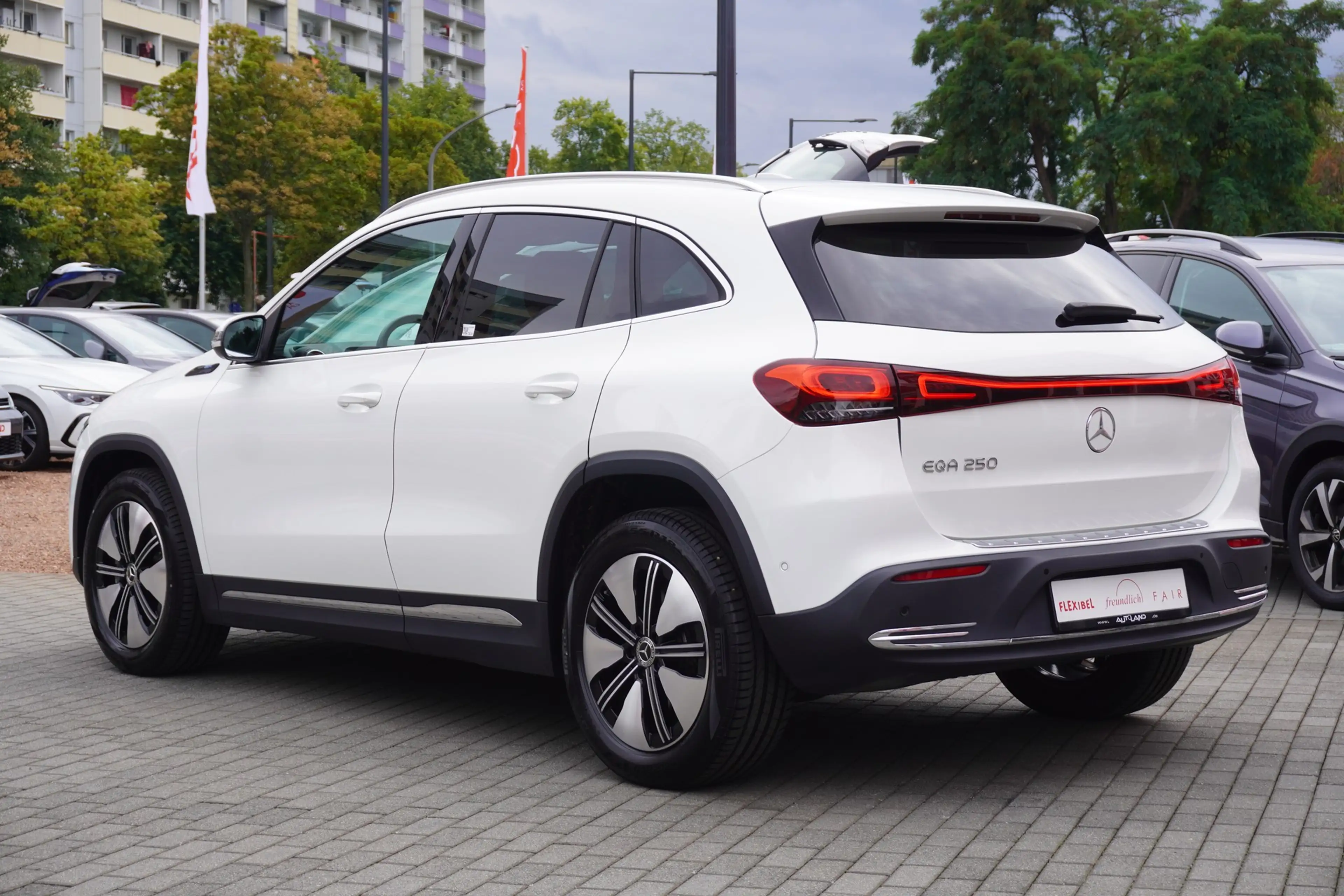 Mercedes-Benz EQA 250 Progressive LED Navi Kamera Sitzheizung — photo 4