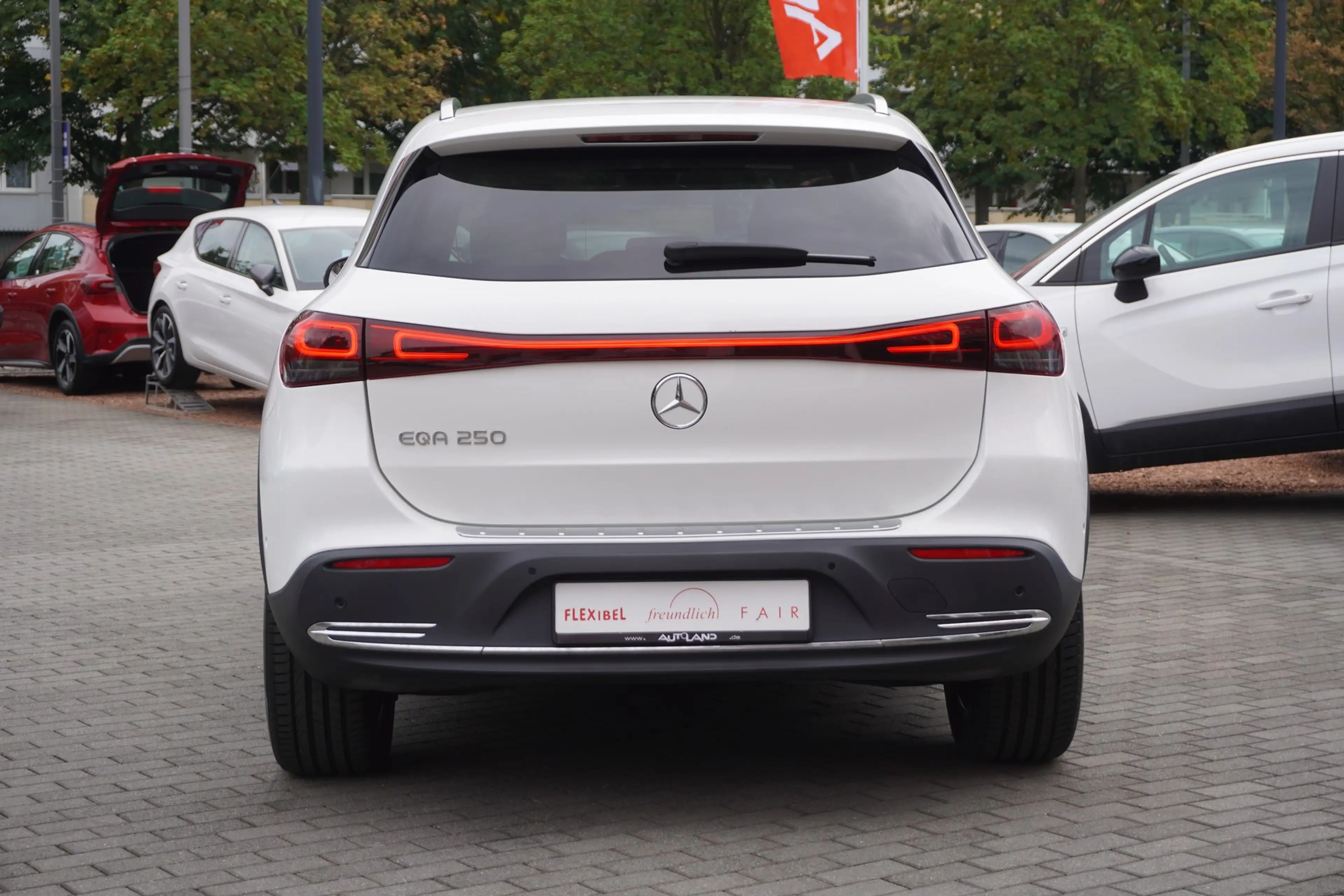 Mercedes-Benz EQA 250 Progressive LED Navi Kamera Sitzheizung — photo 5